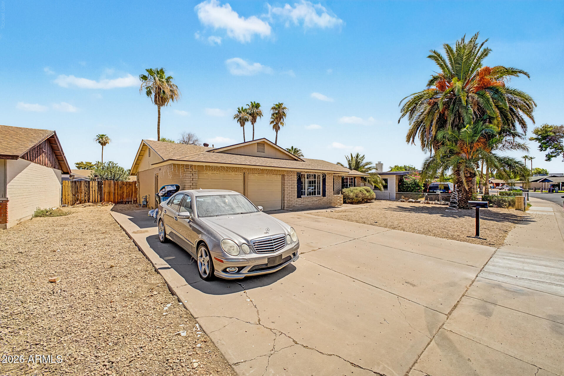 4432 W MERCER Lane