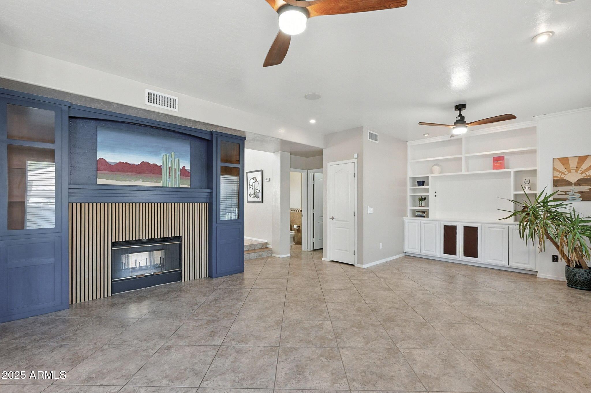 5019 E LA MIRADA Way