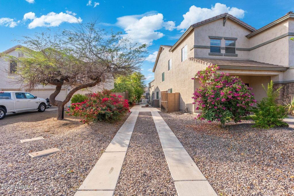 Photo of 871 E Kapasi Lane, San Tan Valley, AZ 85140 (MLS # 6999057)