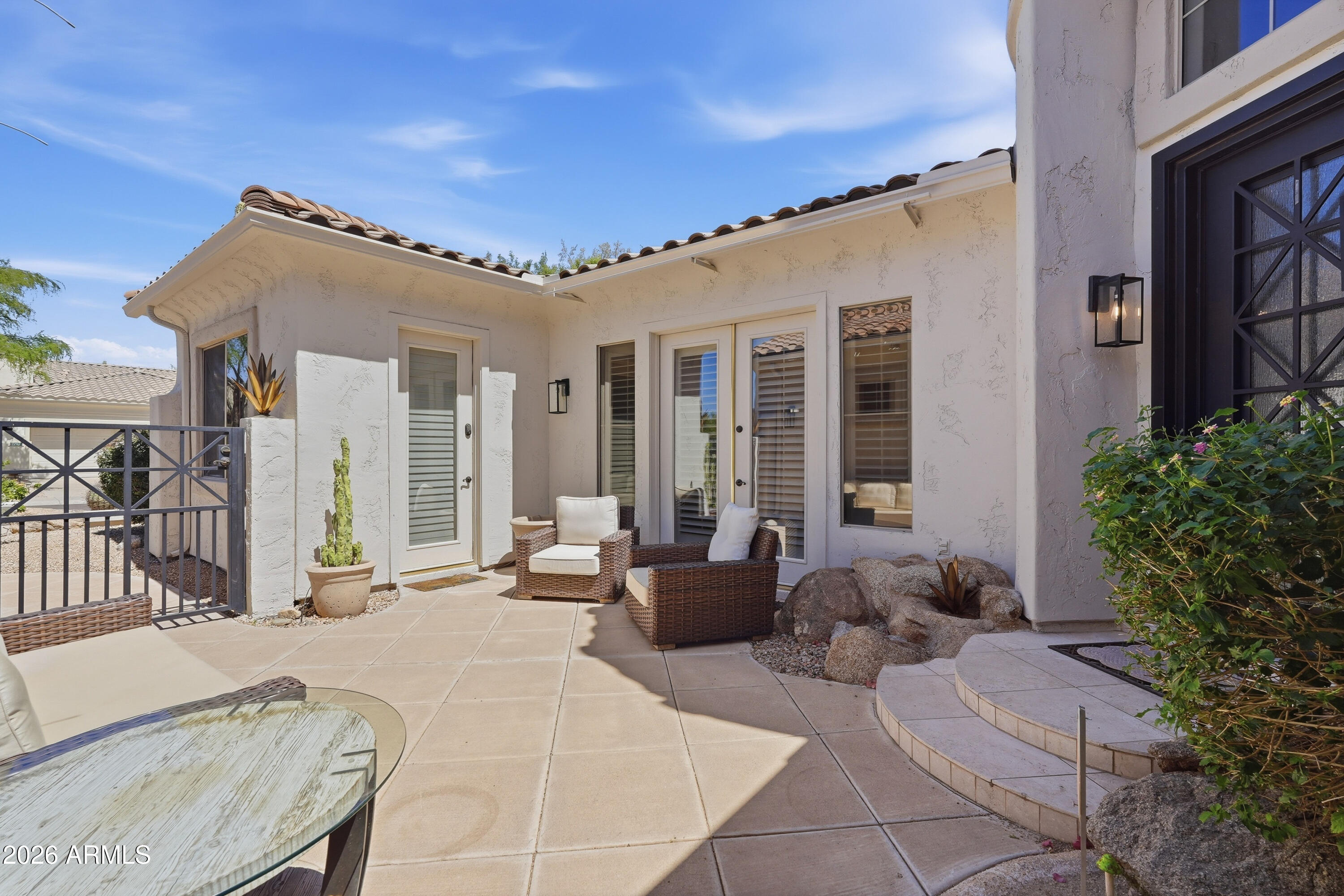 7673 E CALLE DE LAS BRISAS --