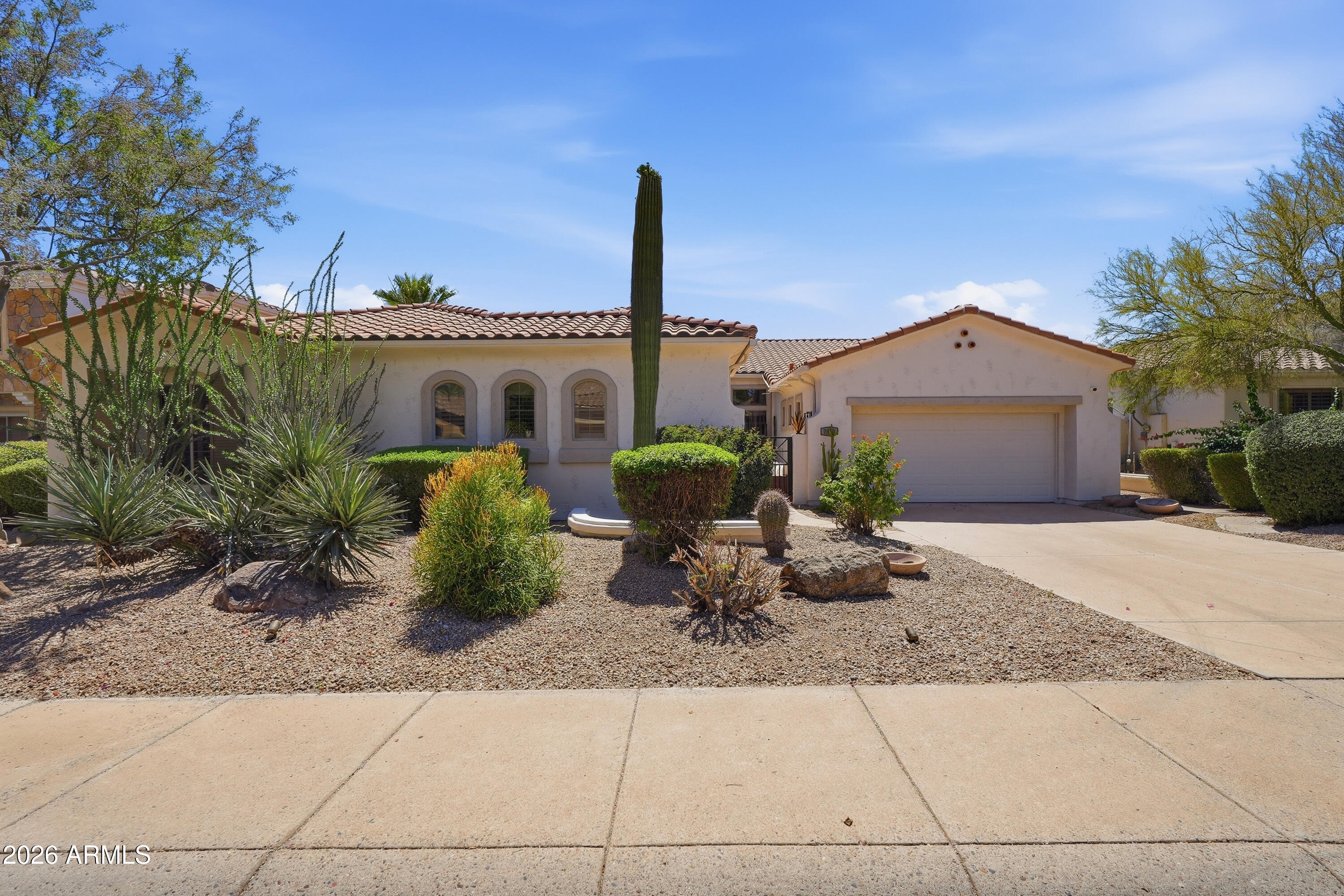 7673 E CALLE DE LAS BRISAS --