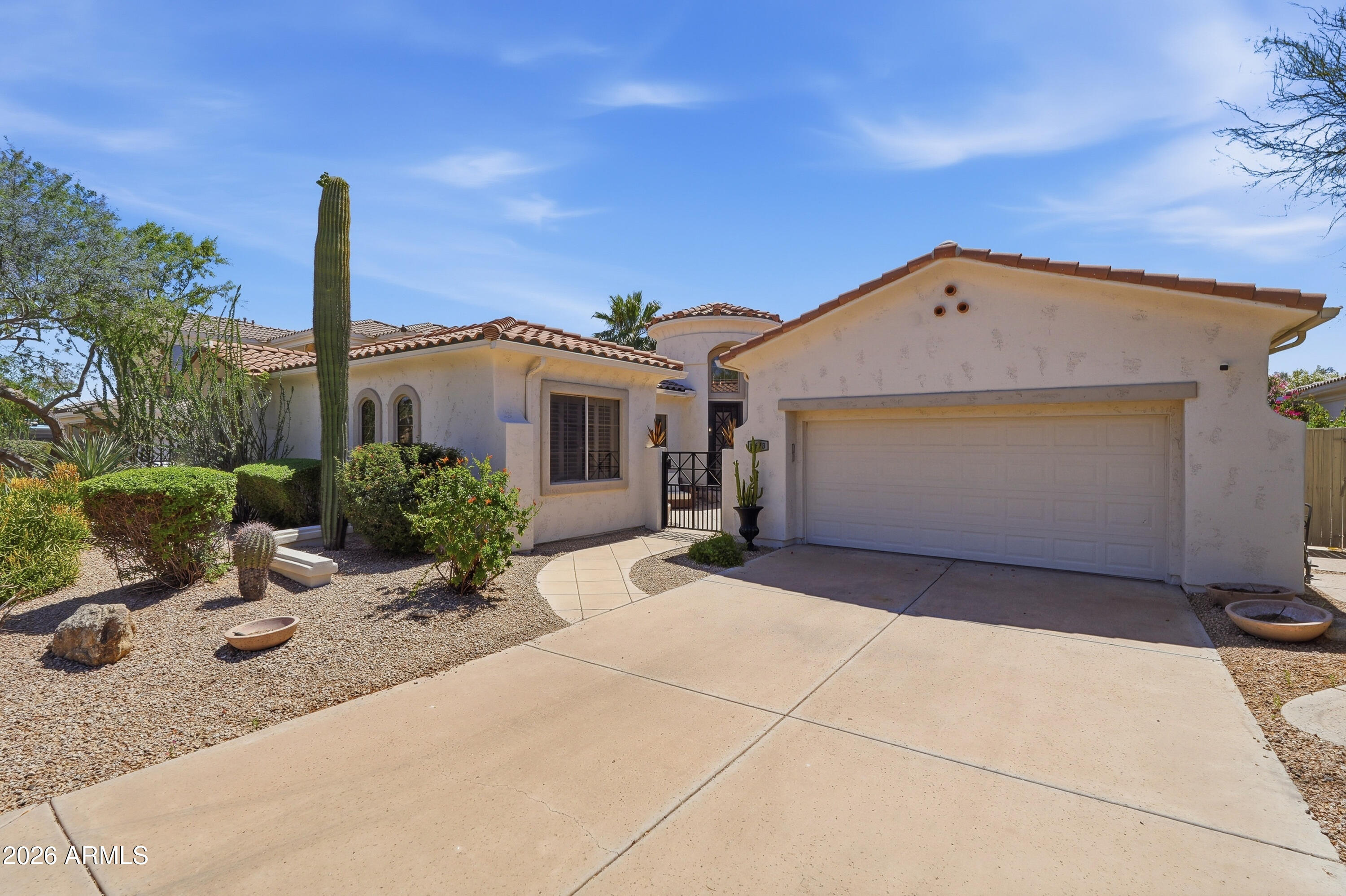 7673 E CALLE DE LAS BRISAS --