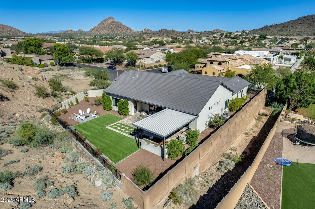 Photo of 6439 W Tombstone Trail, Phoenix, AZ 85083 (MLS # 6935483)