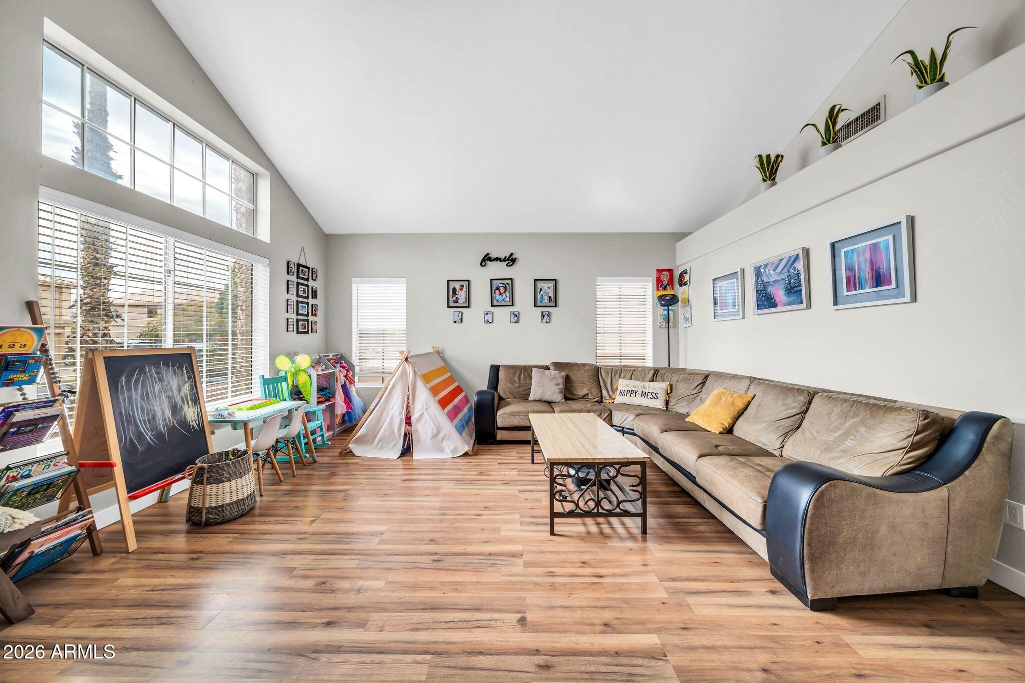 12606 W SUNNYSIDE Drive