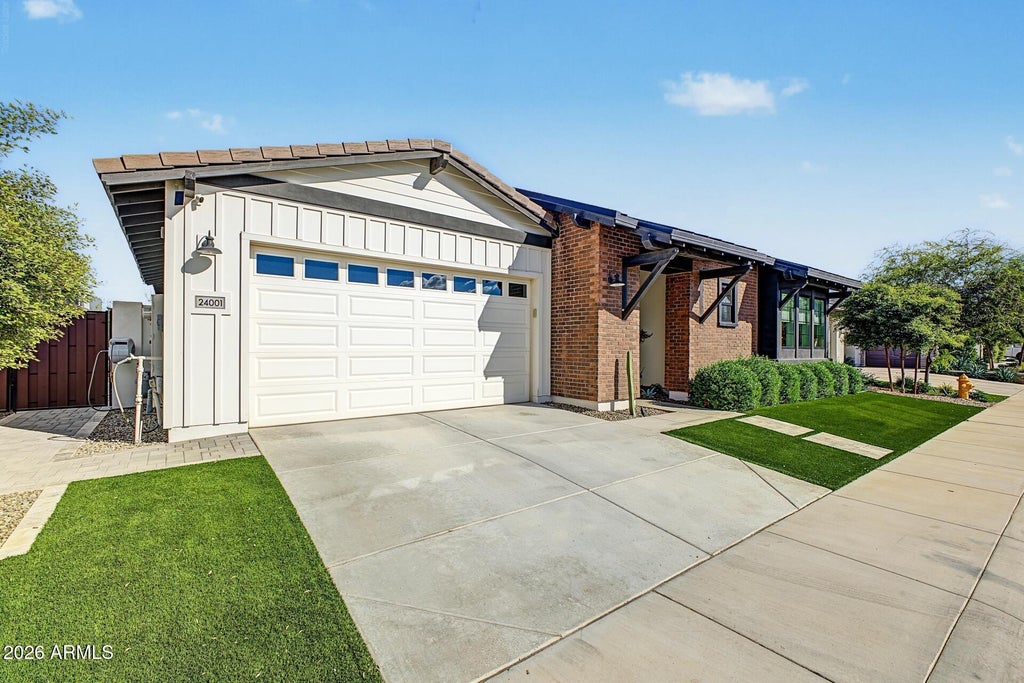 Photo of 24001 S 218th Place, Queen Creek, AZ 85142 (MLS # 7084902)