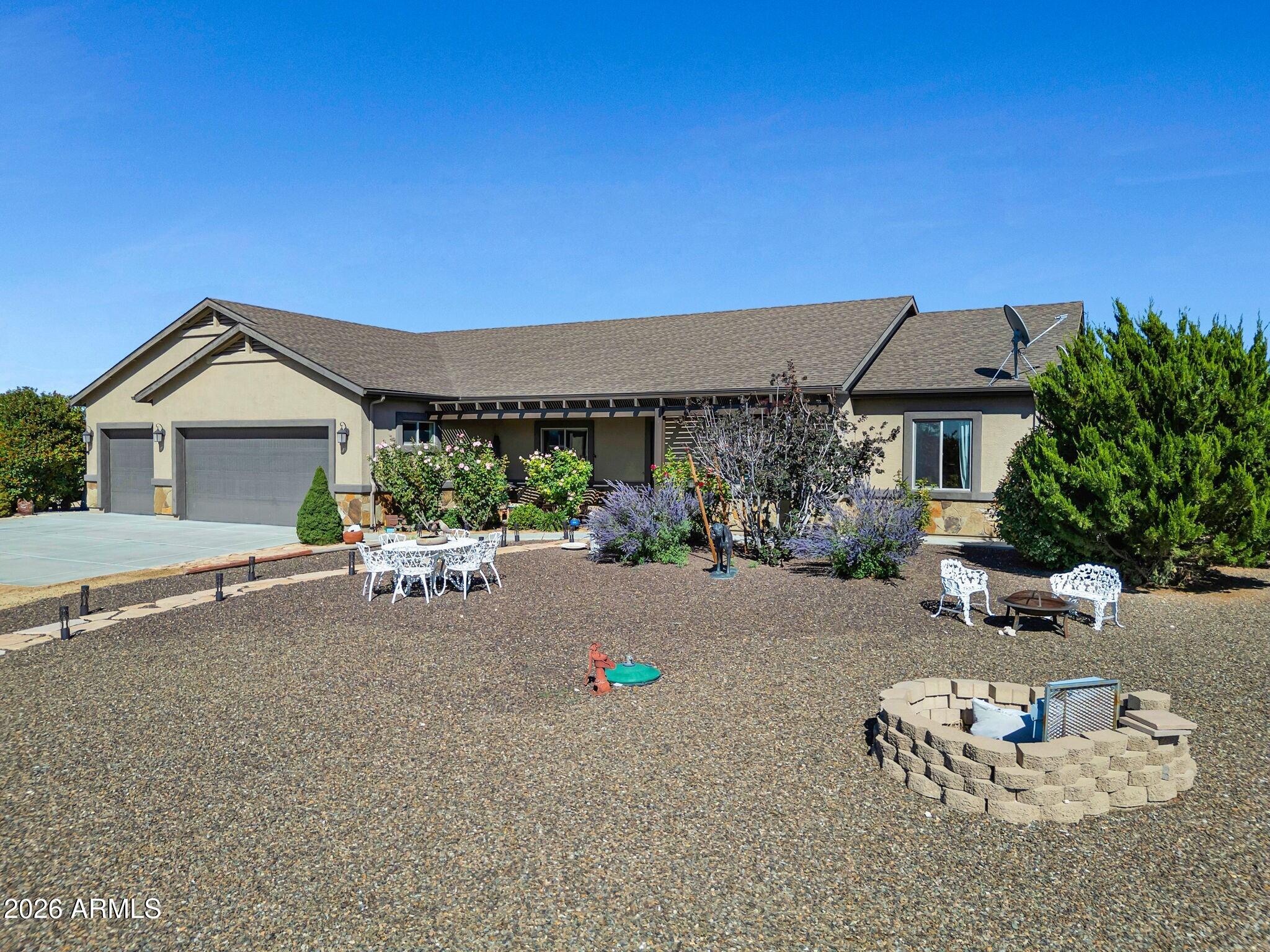 8833 N GRASS VALLEY Lane