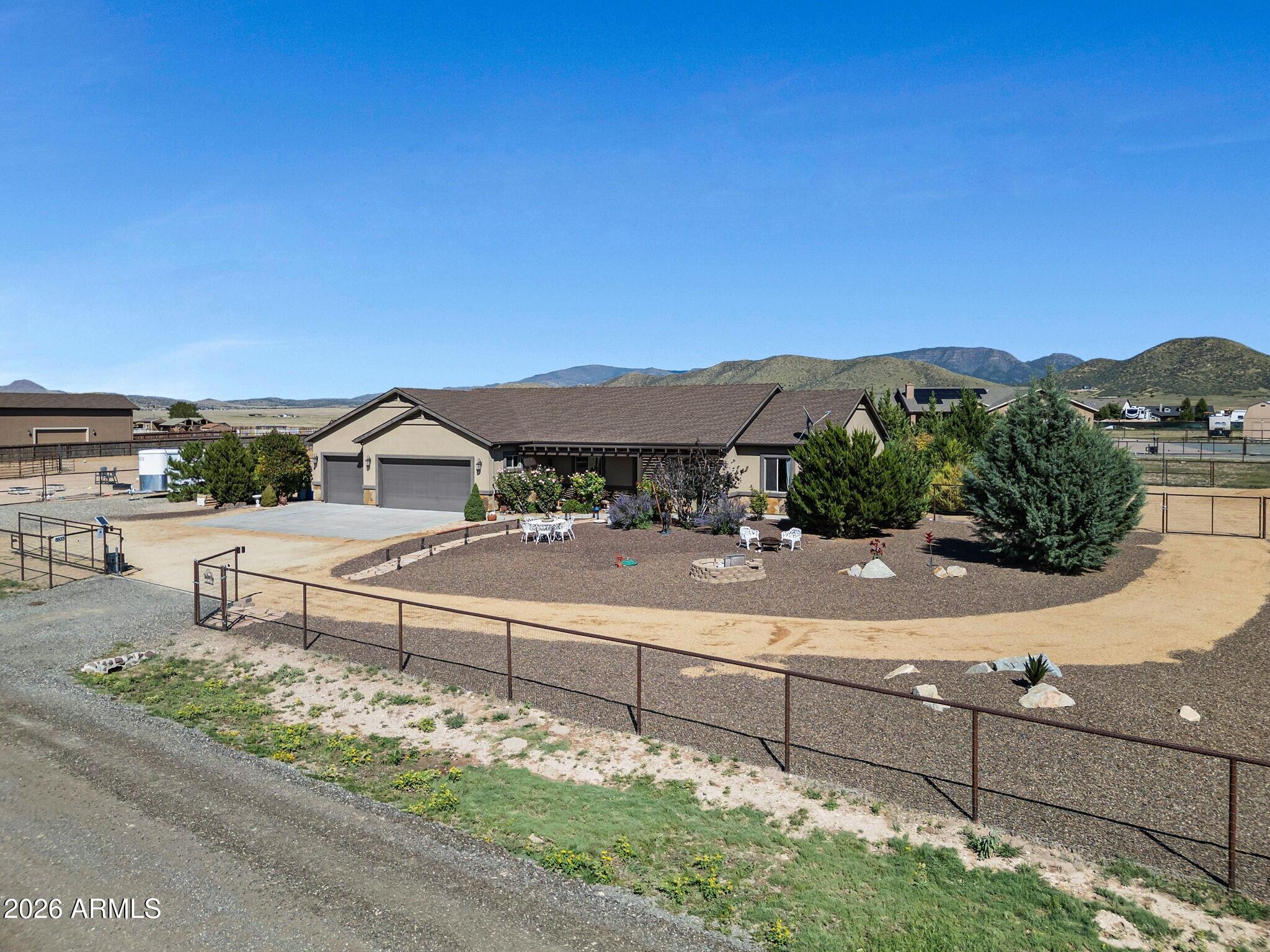 8833 N GRASS VALLEY Lane