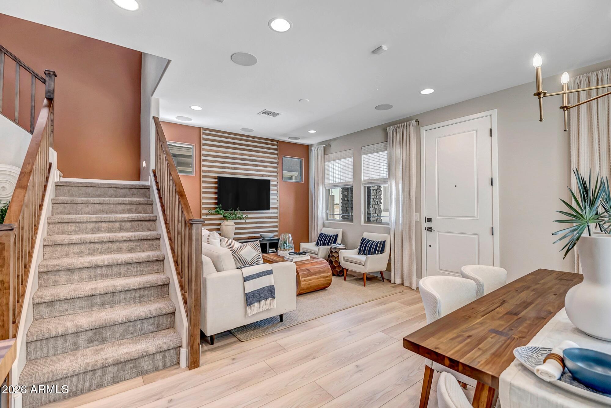 43256 N HINOKI Street