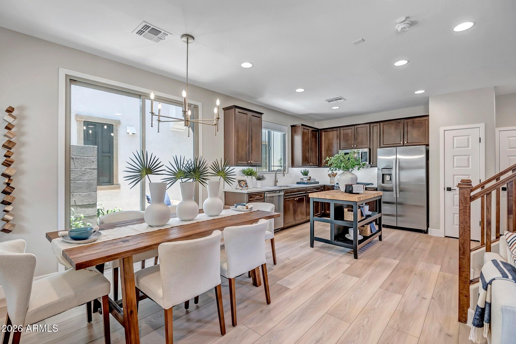 43256 N HINOKI Street