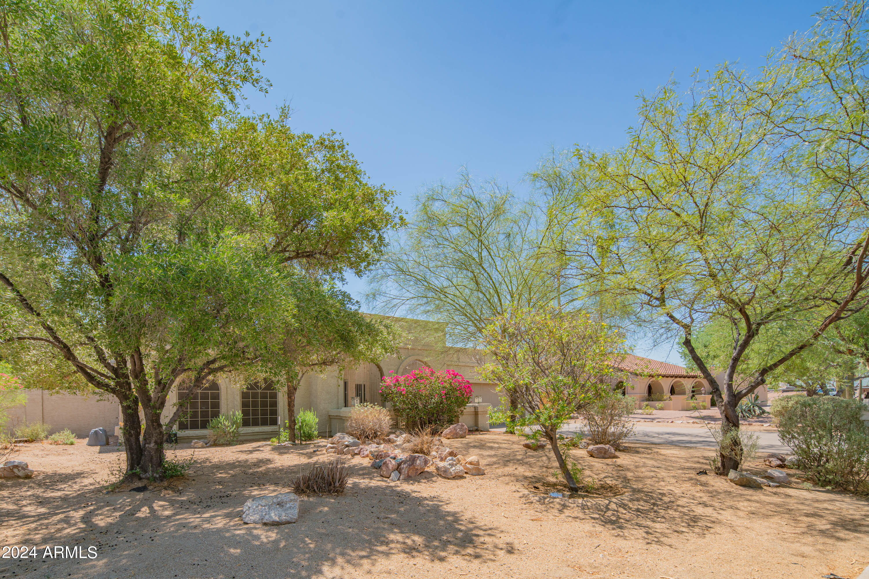 3731 E EQUESTRIAN Trail