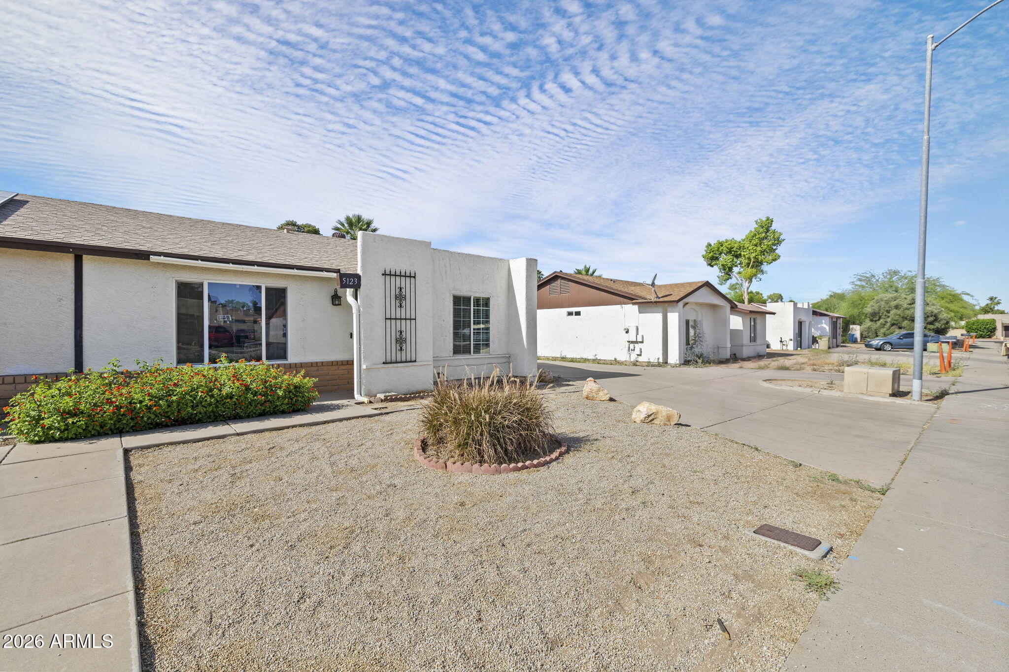 5123 W WILLOW Avenue