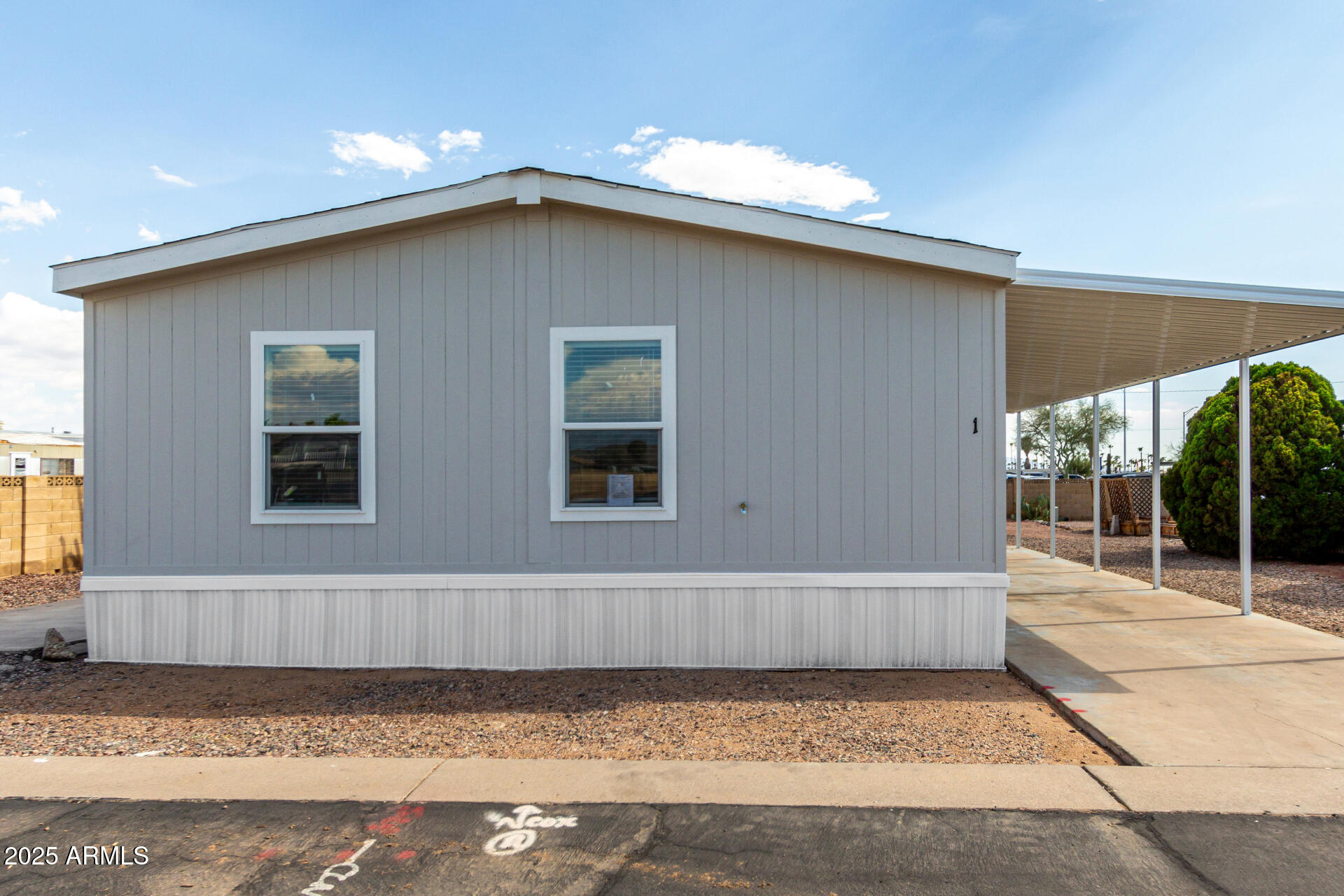 9427 E UNIVERSITY Drive 1