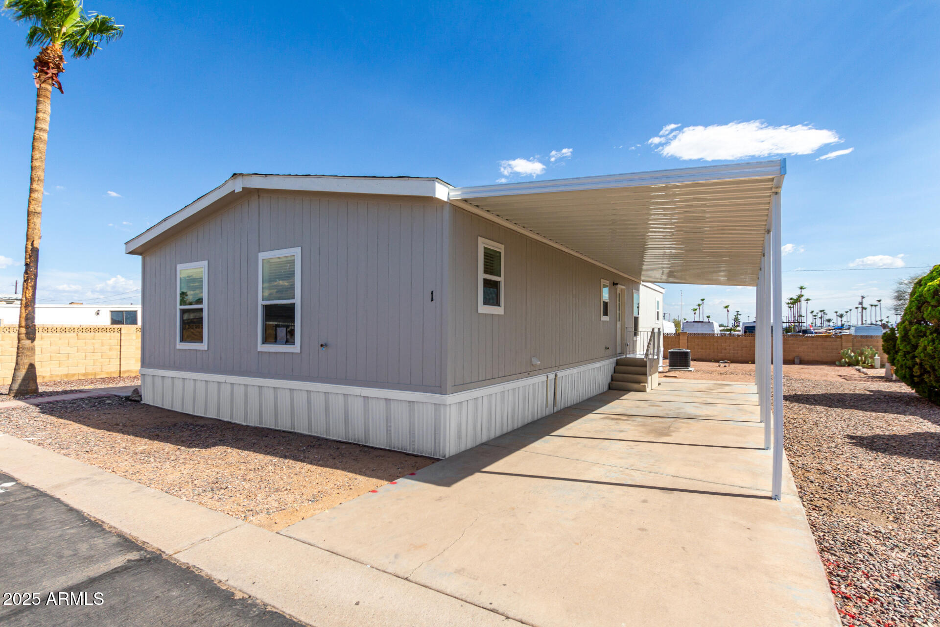 9427 E UNIVERSITY Drive 1