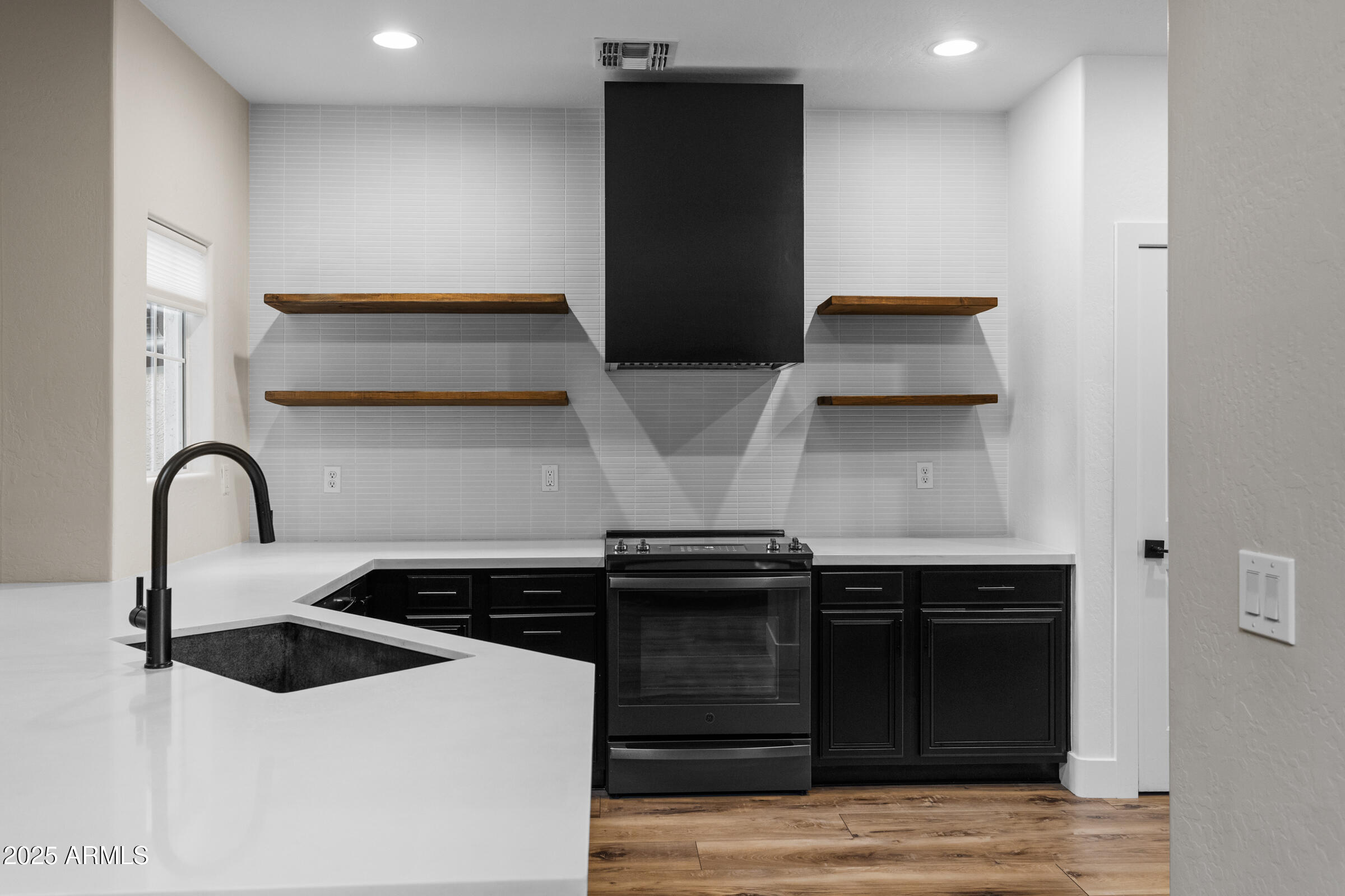 1353 S MINNEOLA Lane