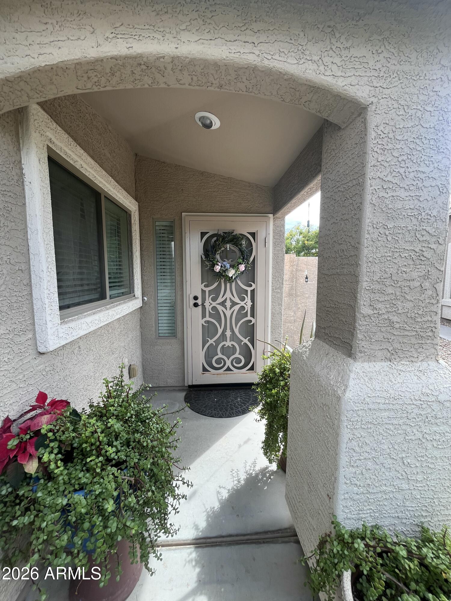 24819 W WAYLAND Drive