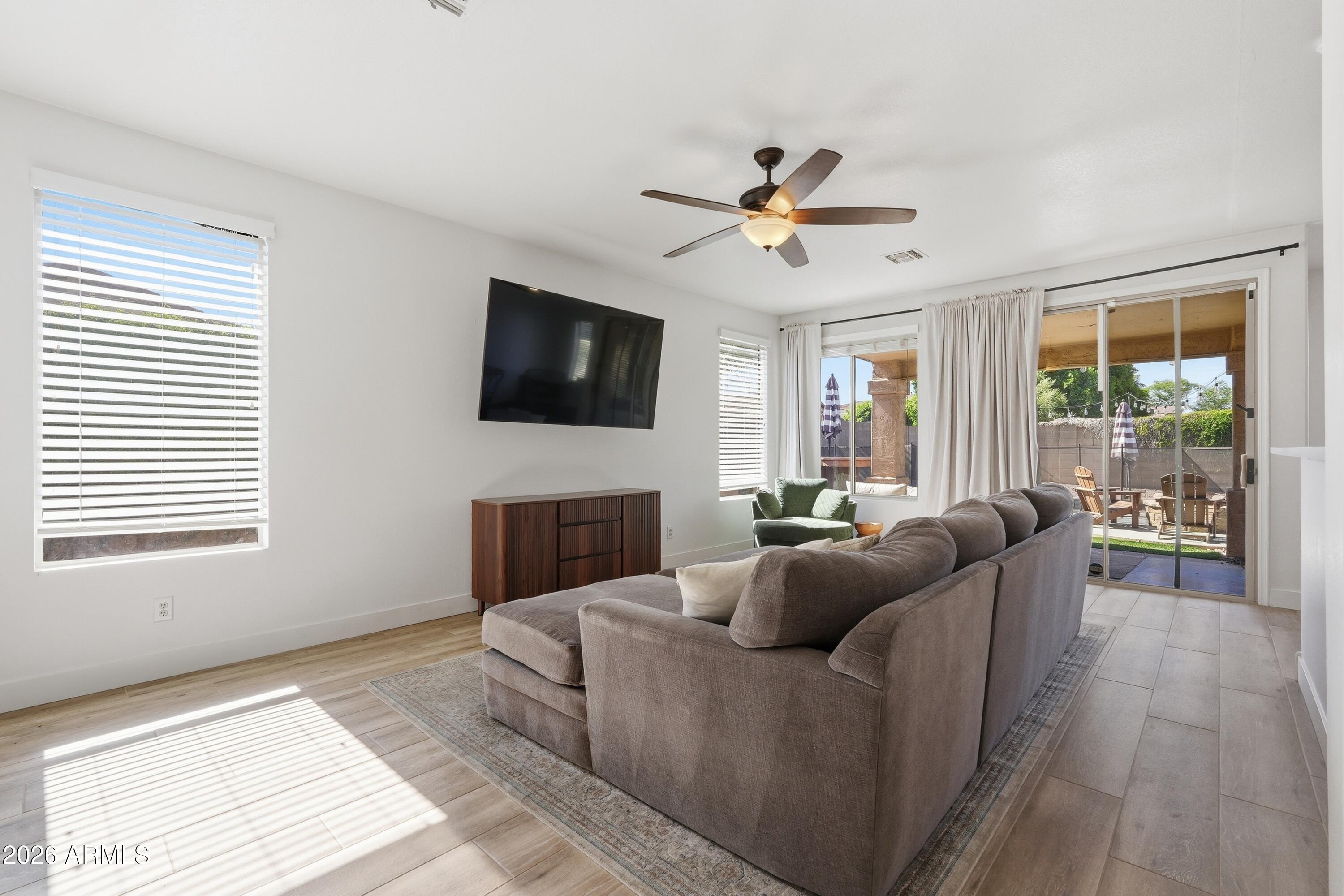 2841 E CARLA VISTA Drive