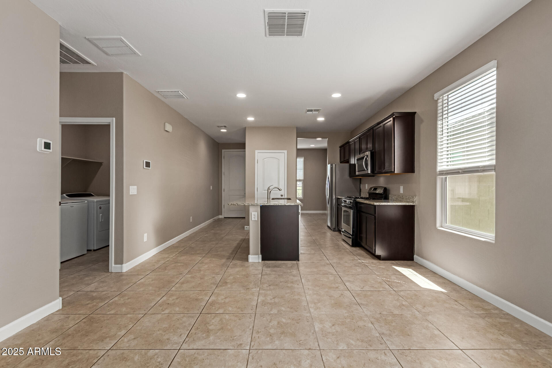 Florence, Arizona 85132, United States, 3 Bedrooms Bedrooms, ,2 BathroomsBathrooms,Residential,Pending,200907