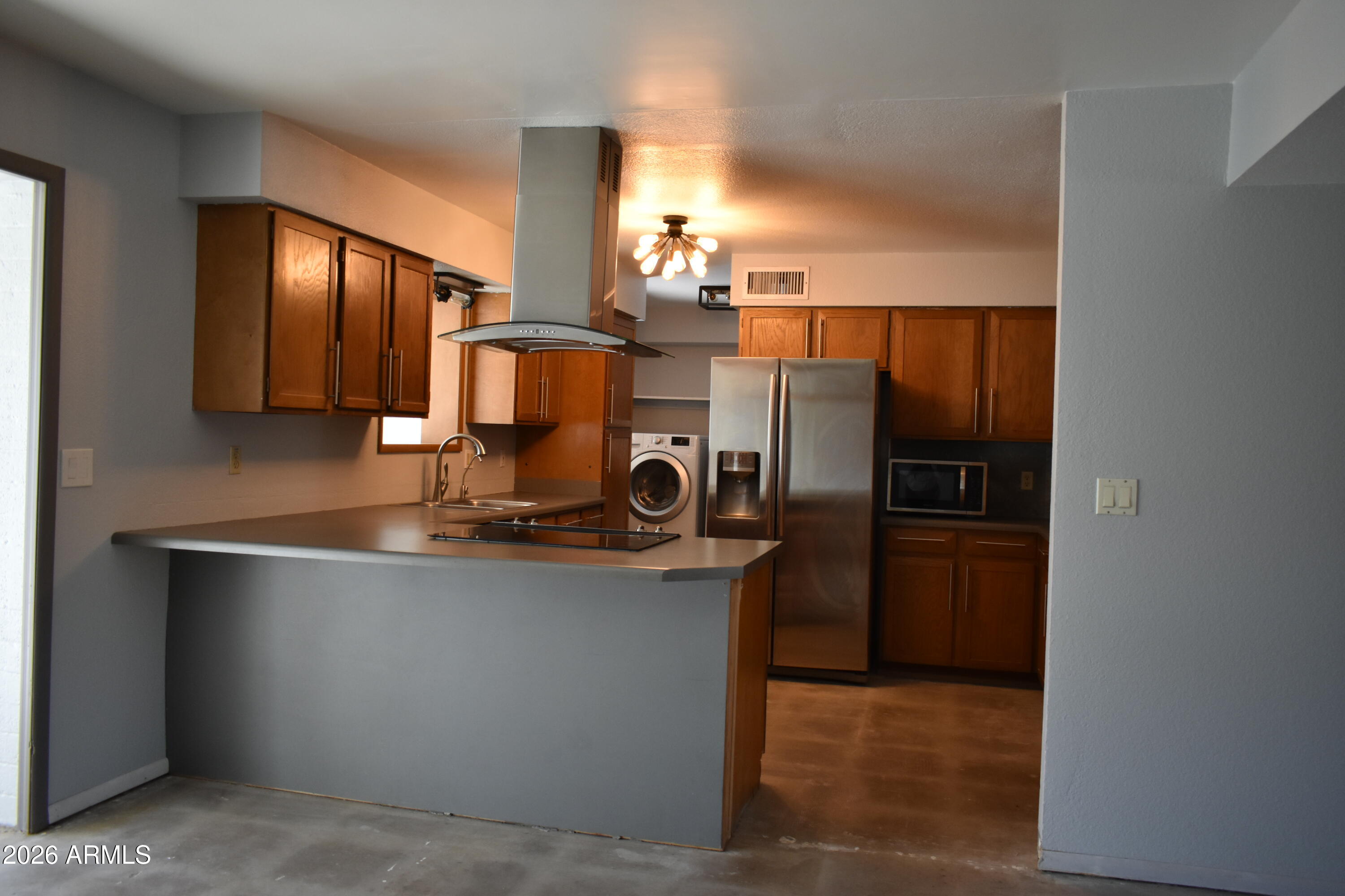 701 S CLEARVIEW Avenue