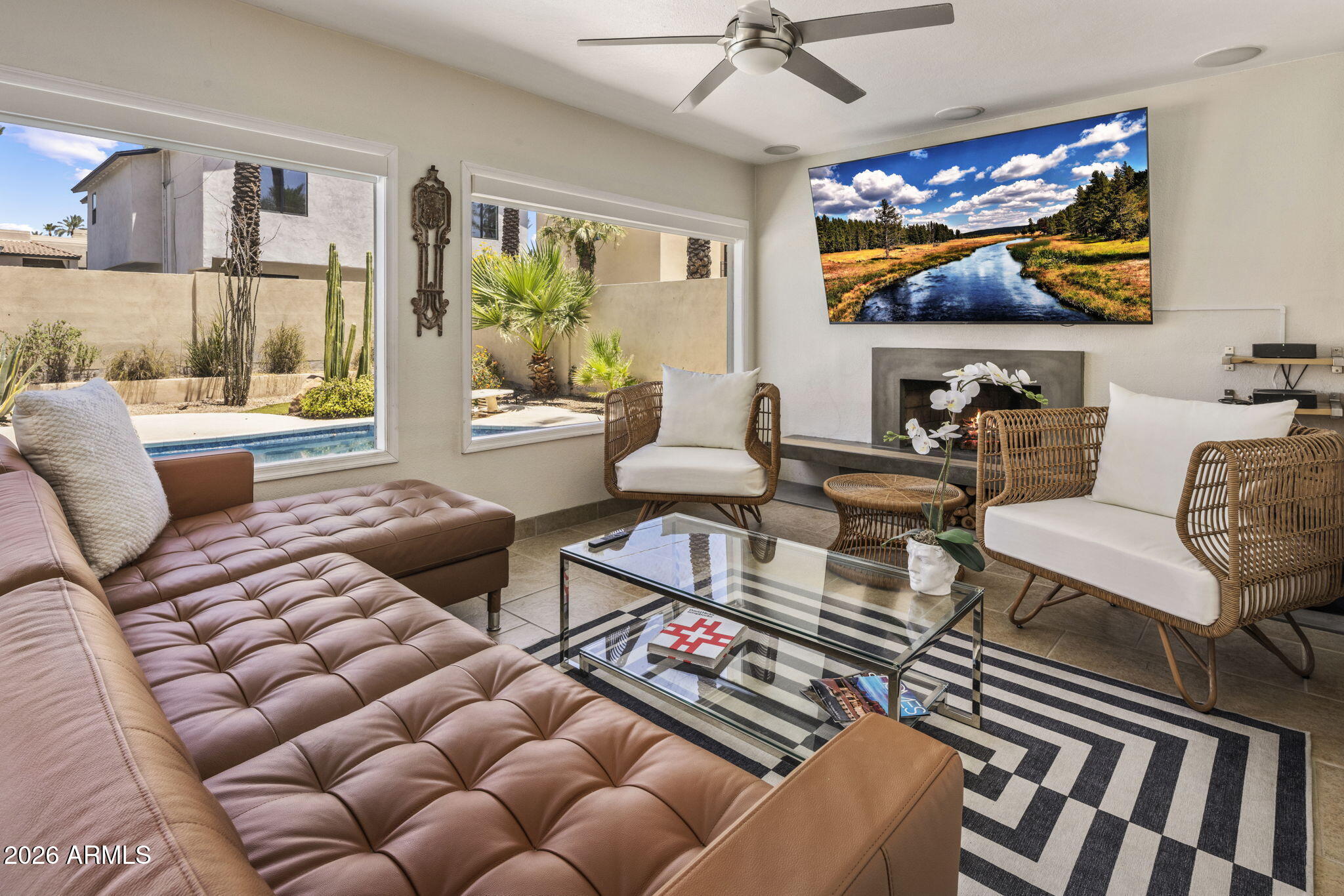 4312 E SELLS Drive