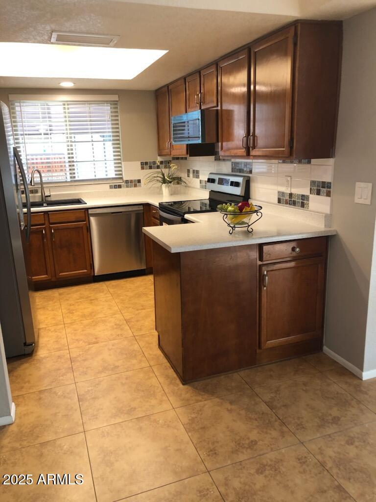 839 S Westwood -- 187