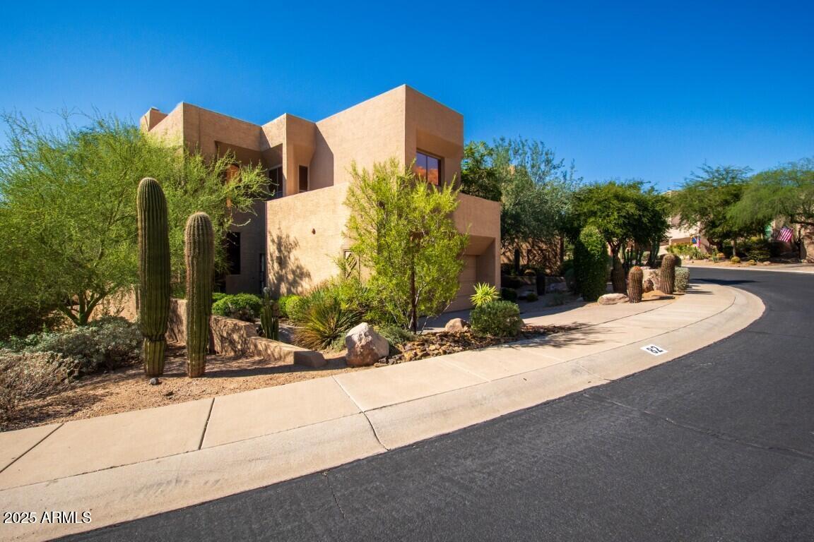 25555 N WINDY WALK Drive 82