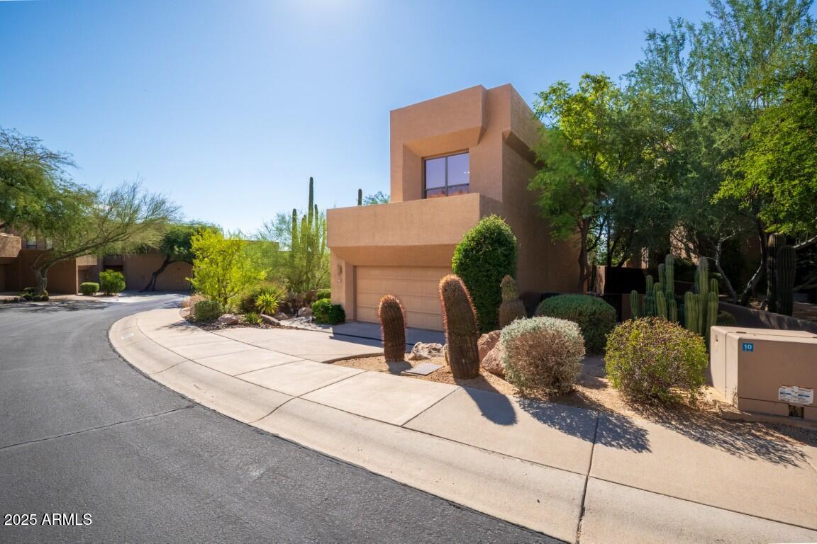 25555 N WINDY WALK Drive 82