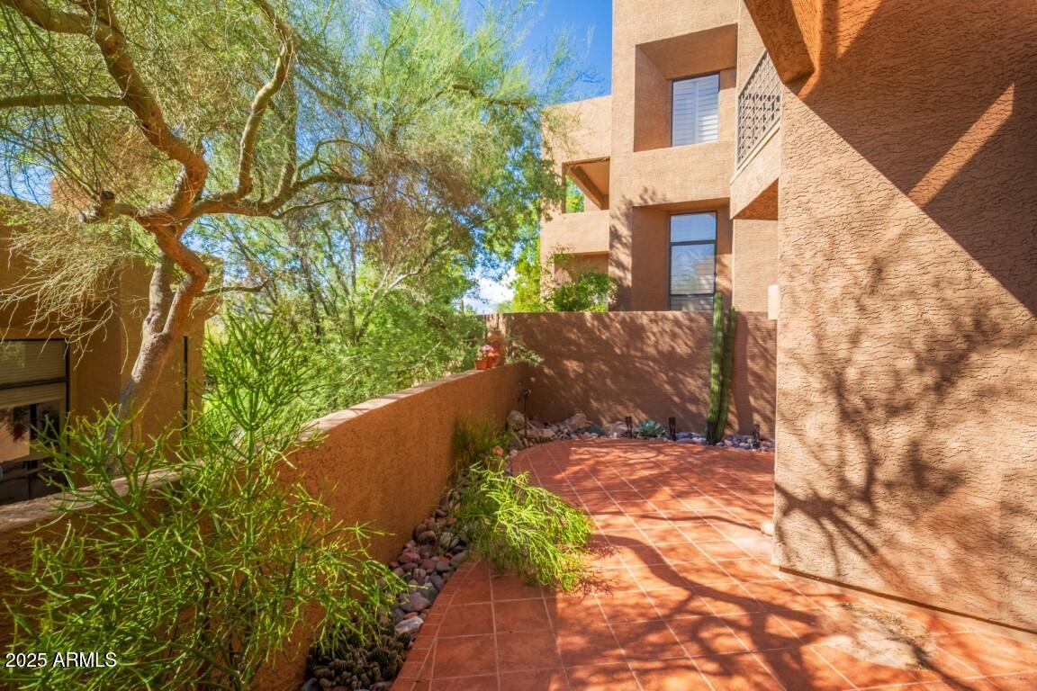 25555 N WINDY WALK Drive 82