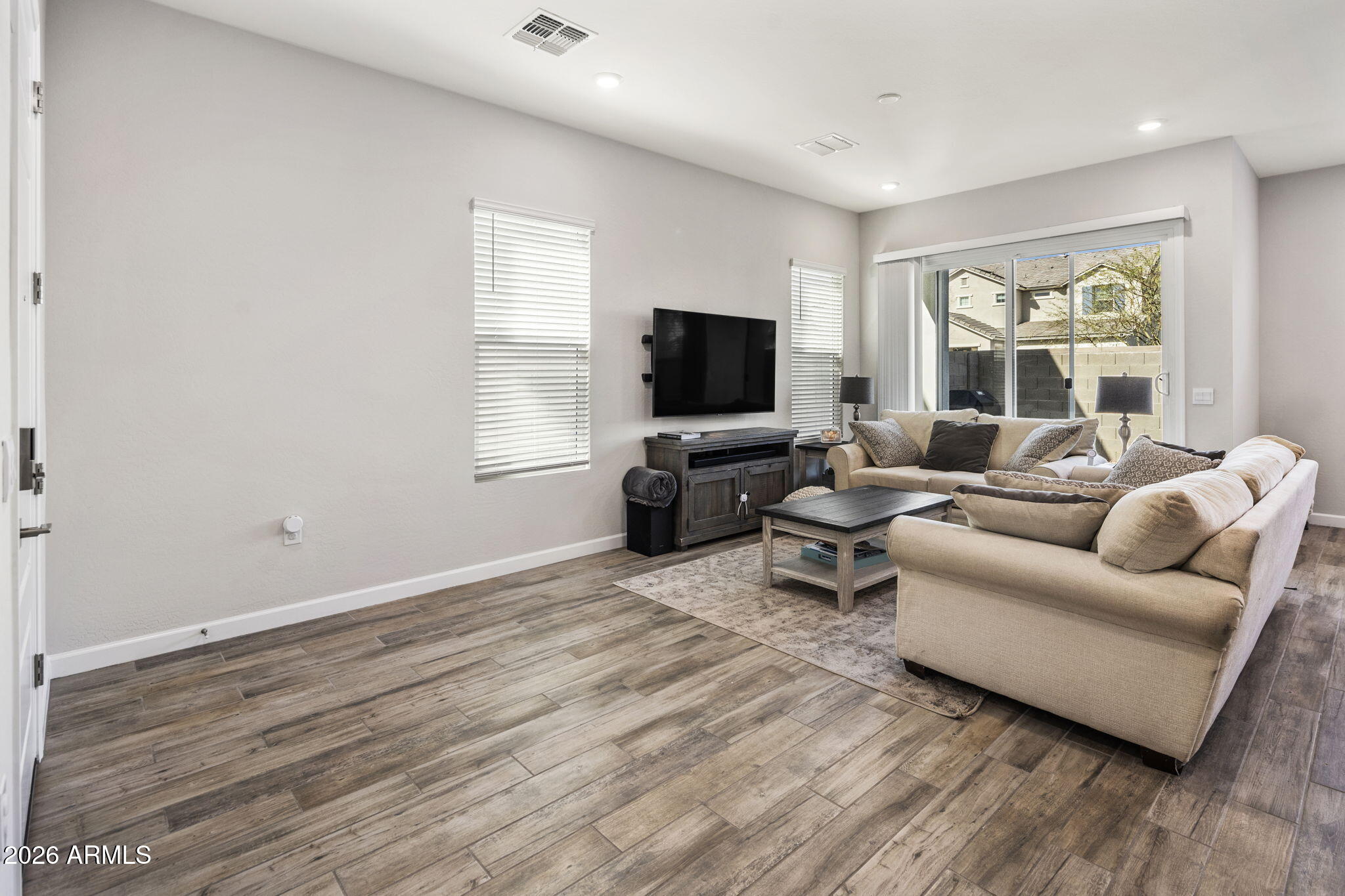 5024 E CAMPO BELLO Drive