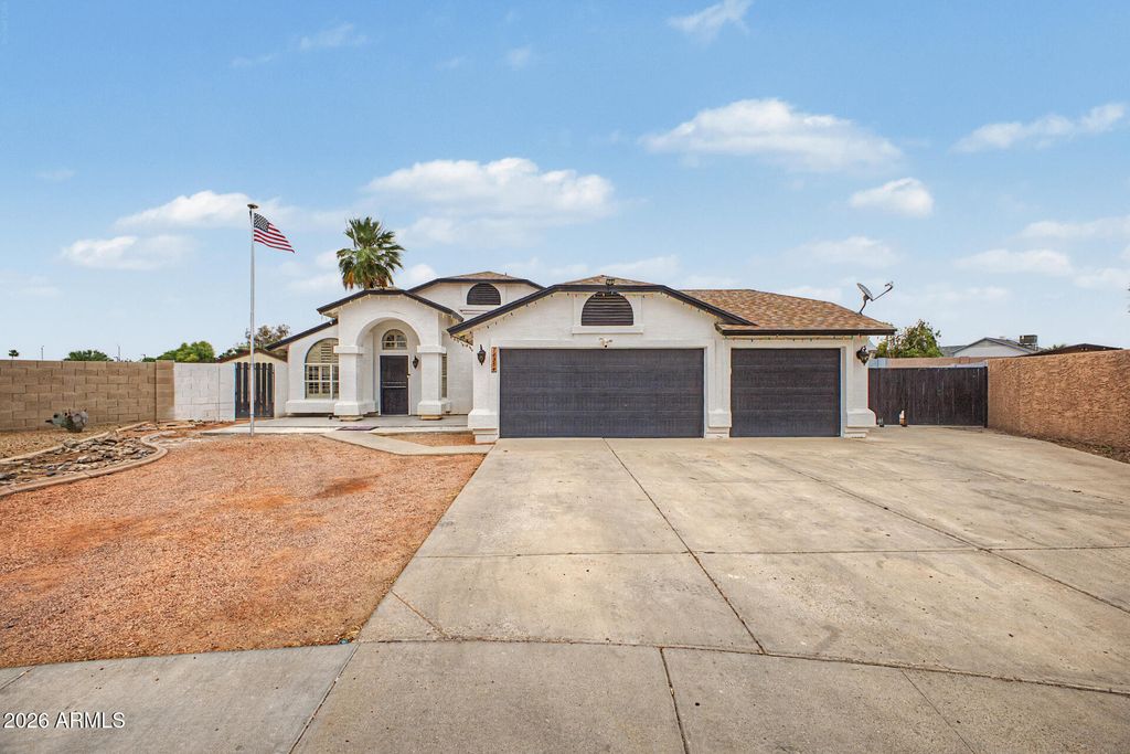 Photo of 10359 N 78th Avenue, Peoria, AZ 85345 (MLS # 7024789)