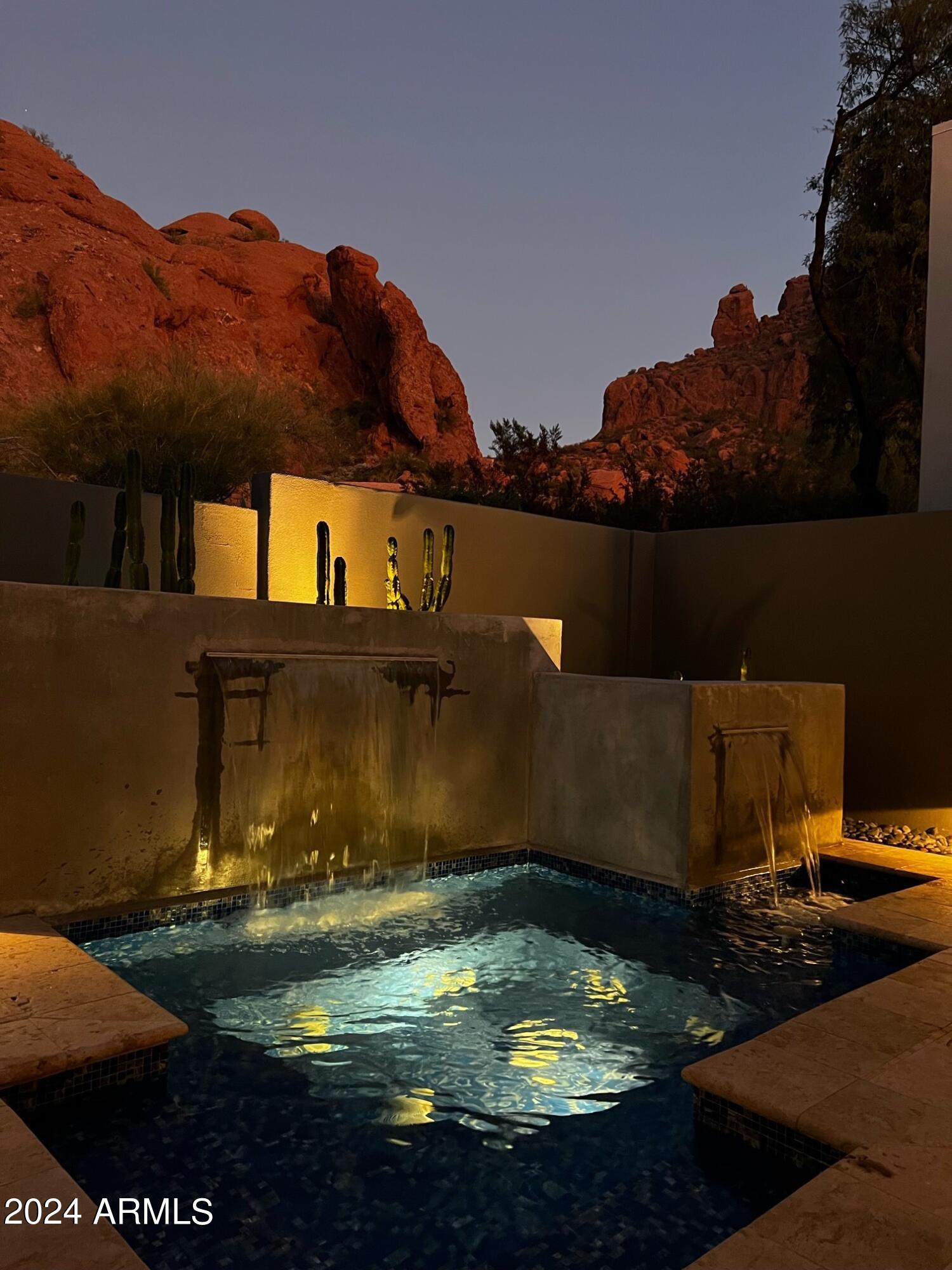 ECHO CANYON - Residential