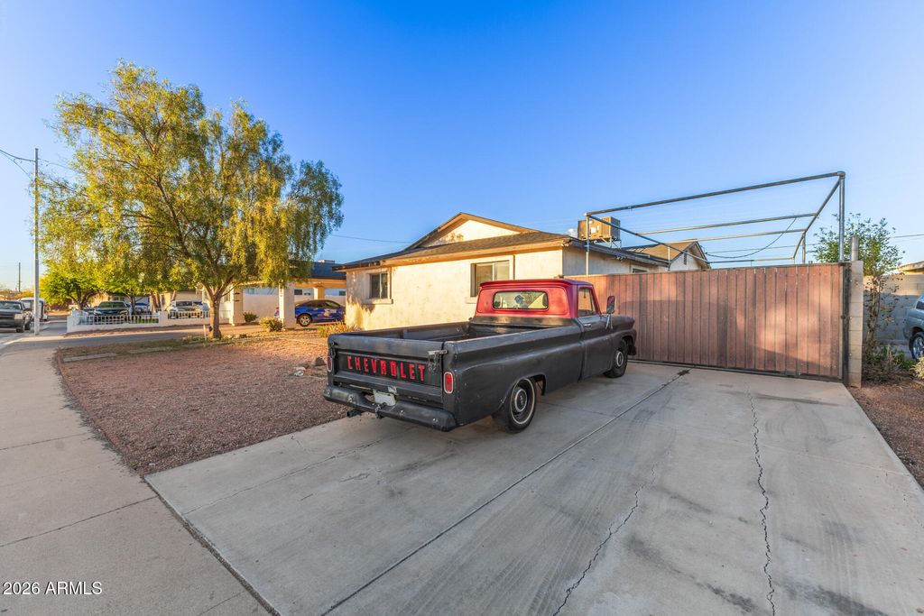 Photo of 5738 W Pierson Street, Phoenix, AZ 85031 (MLS # 7003638)