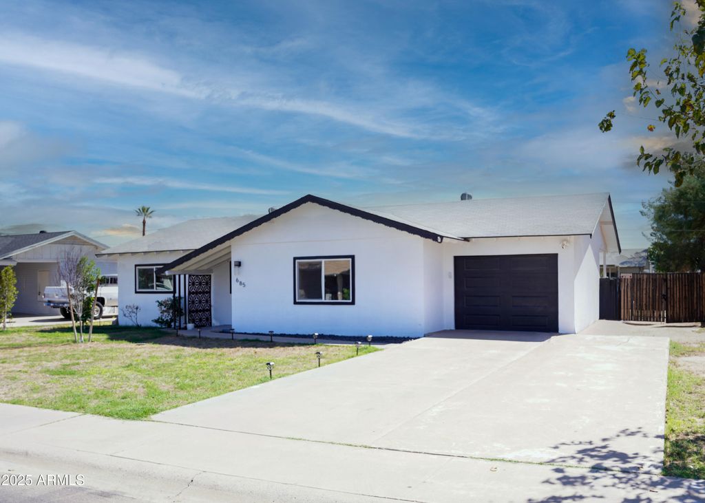 Photo of 685 W Shannon Street, Chandler, AZ 85225 (MLS # 6927869)