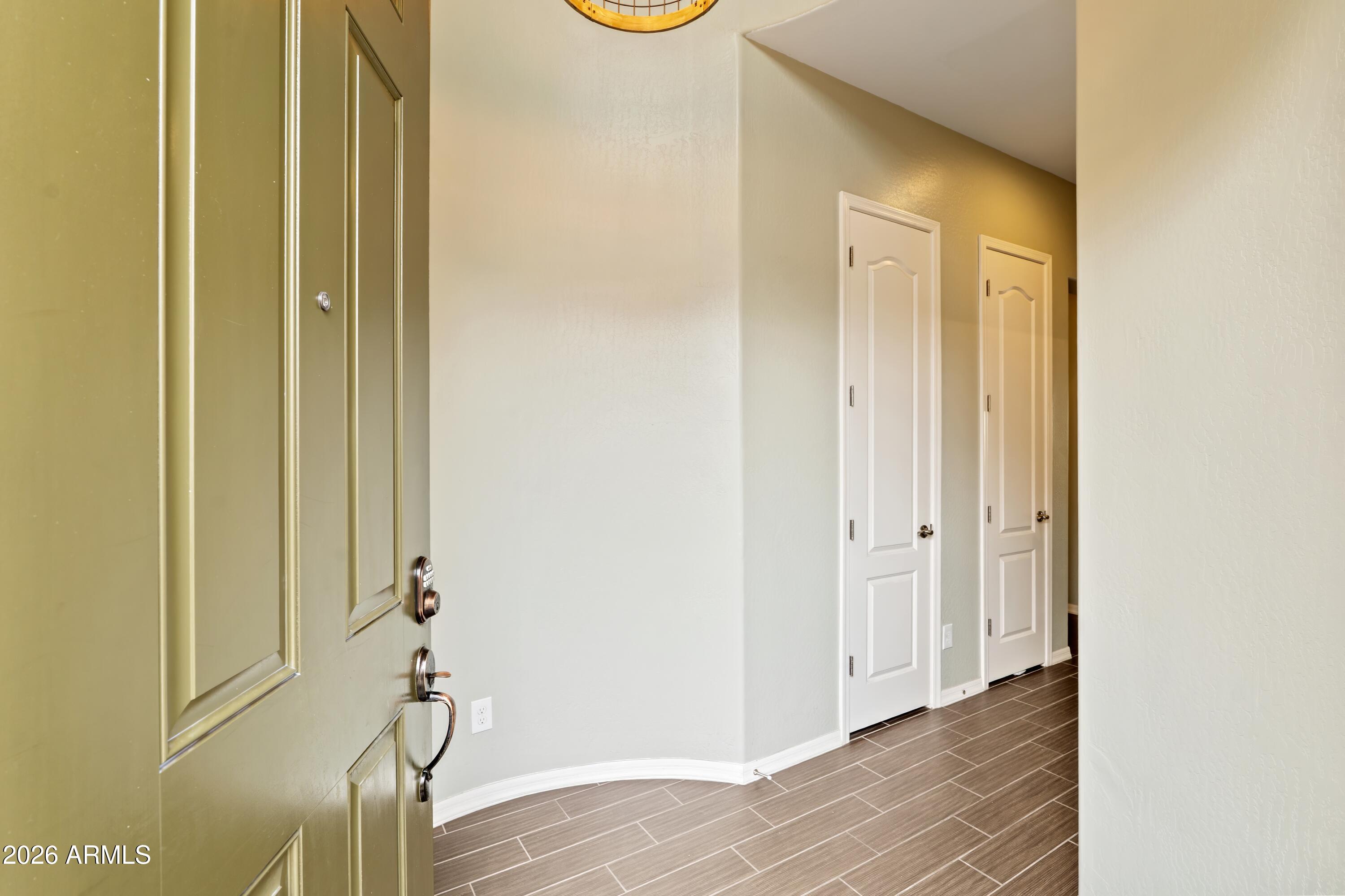 2120 E Geronimo Street