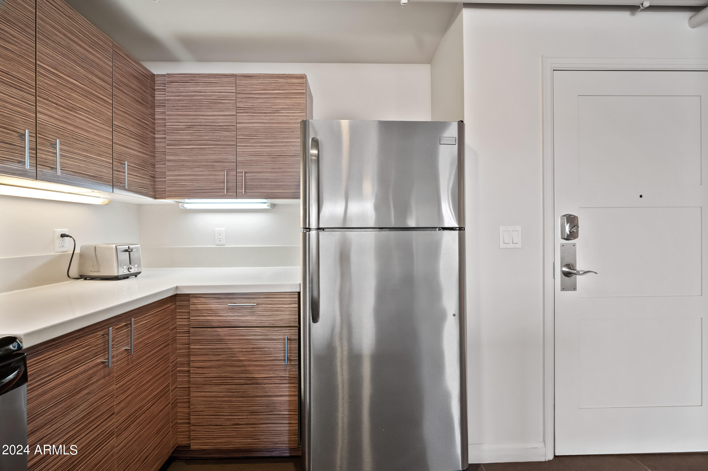 535 W THOMAS Road 212