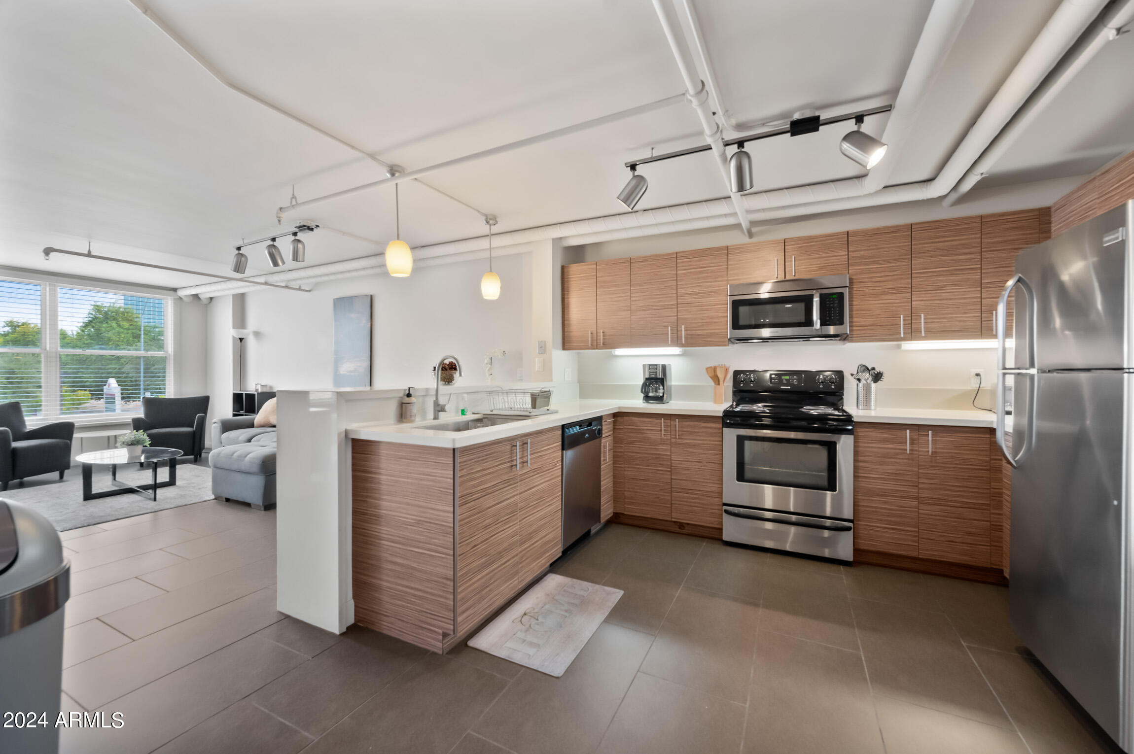 535 W THOMAS Road 212