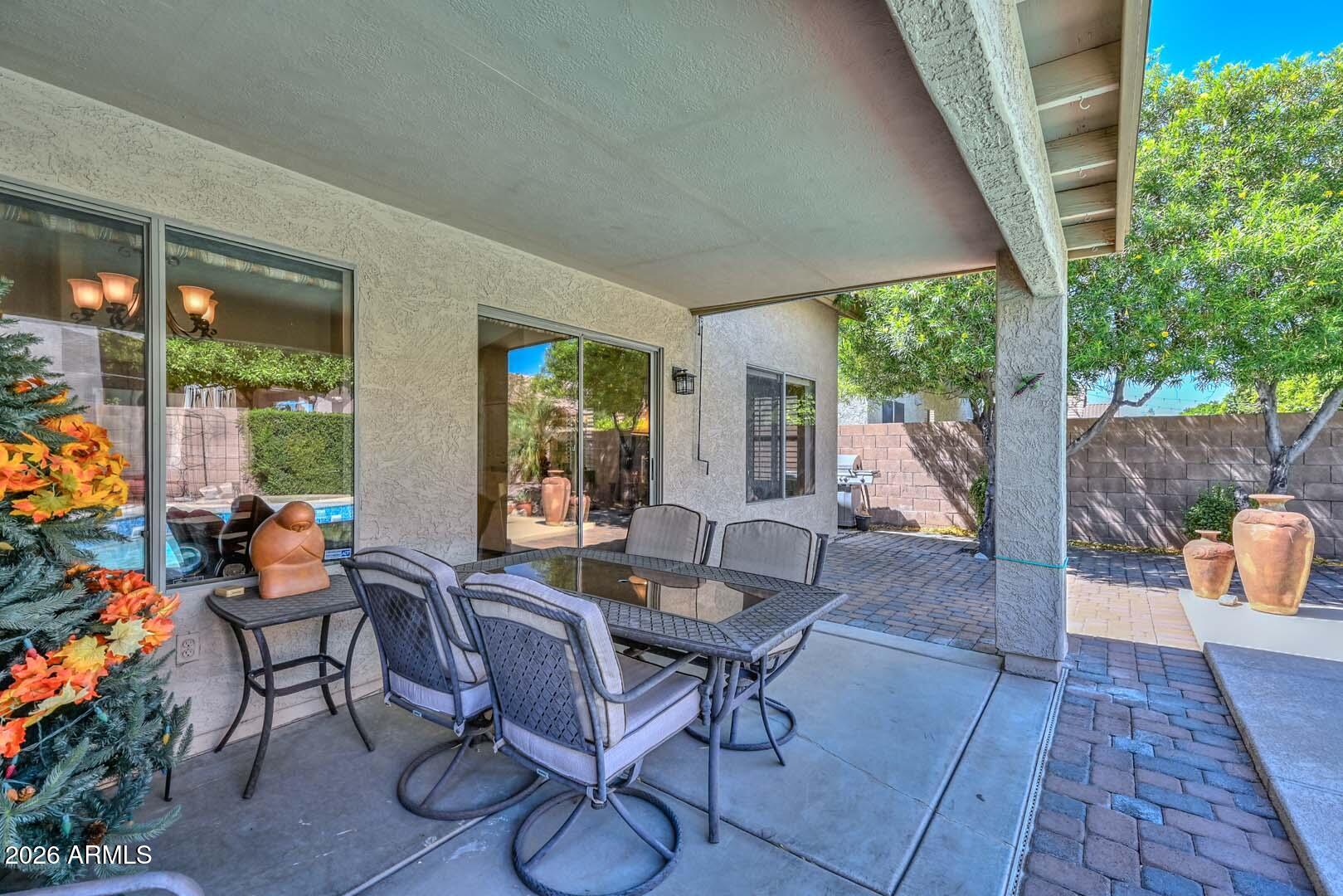 9206 W LONE CACTUS Drive