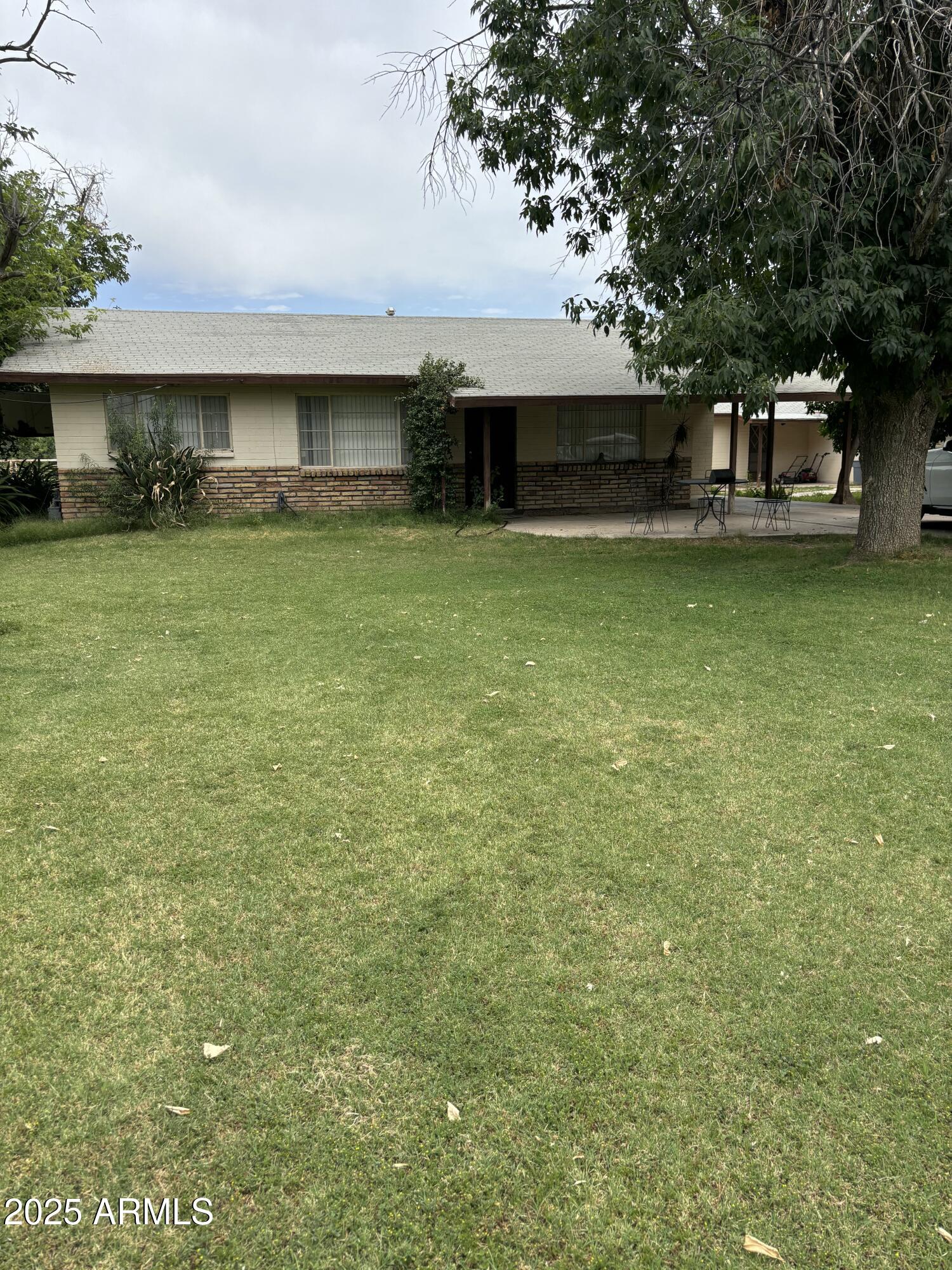 3102 E BACKUS Road
