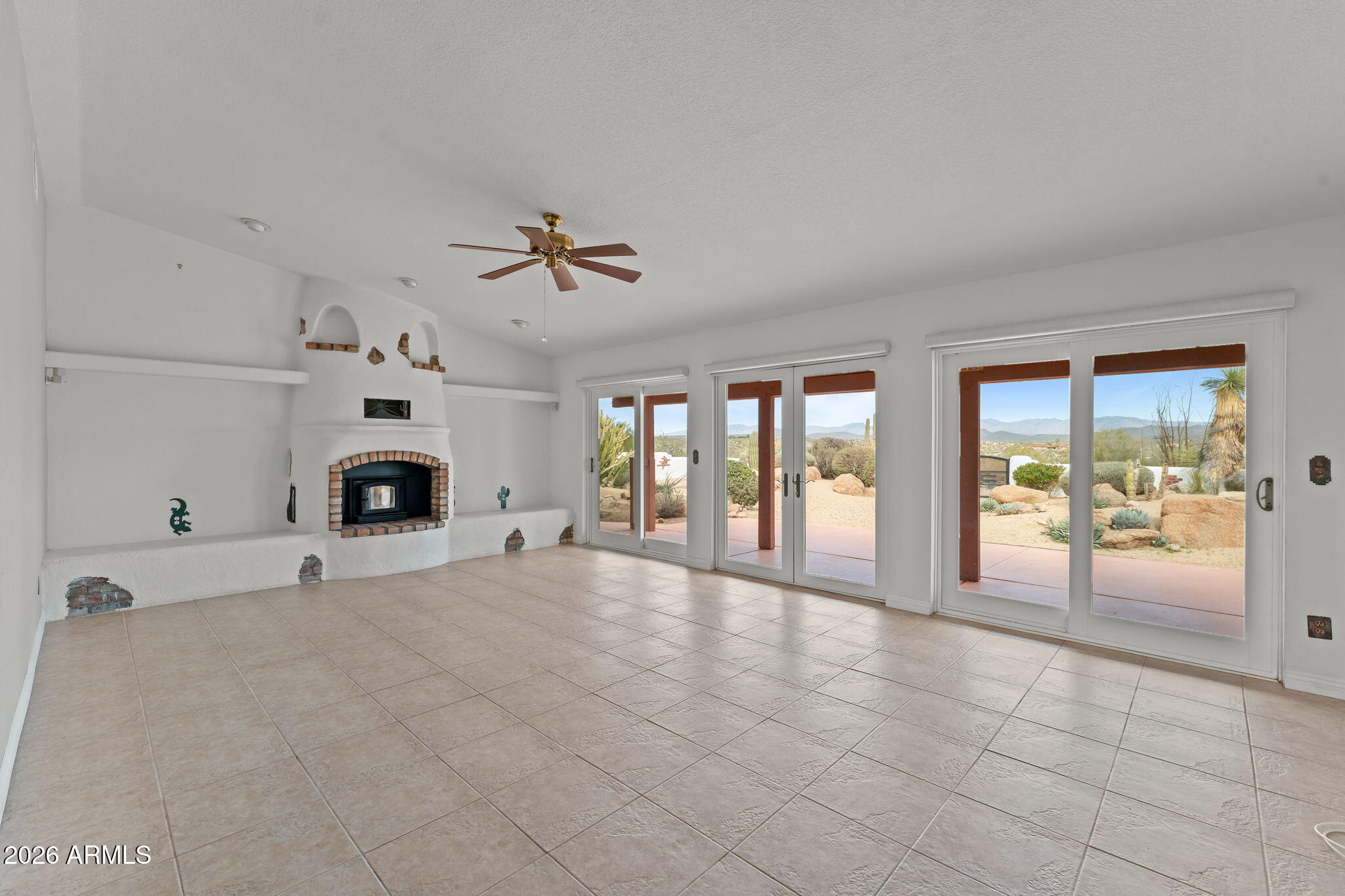 675 N HORSESHOE Trail