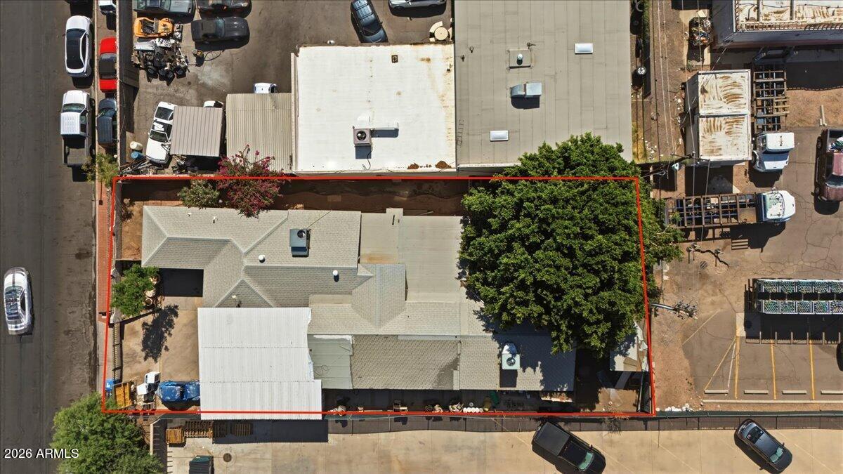 4221 E MAGNOLIA Street