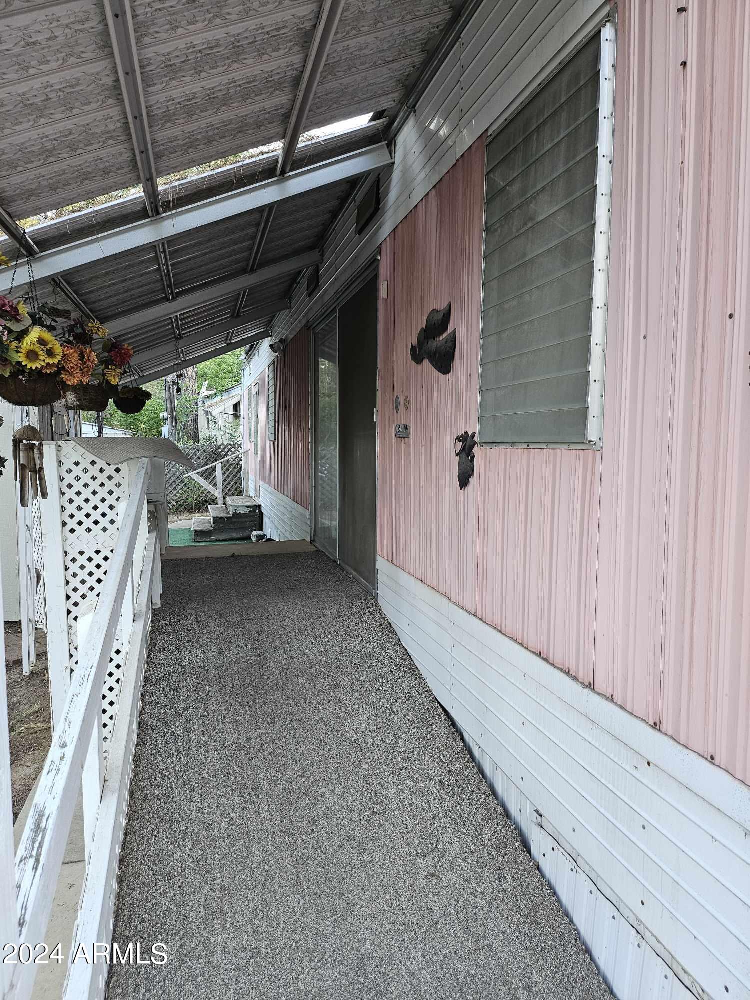 700 WHITE SPAR Road 22