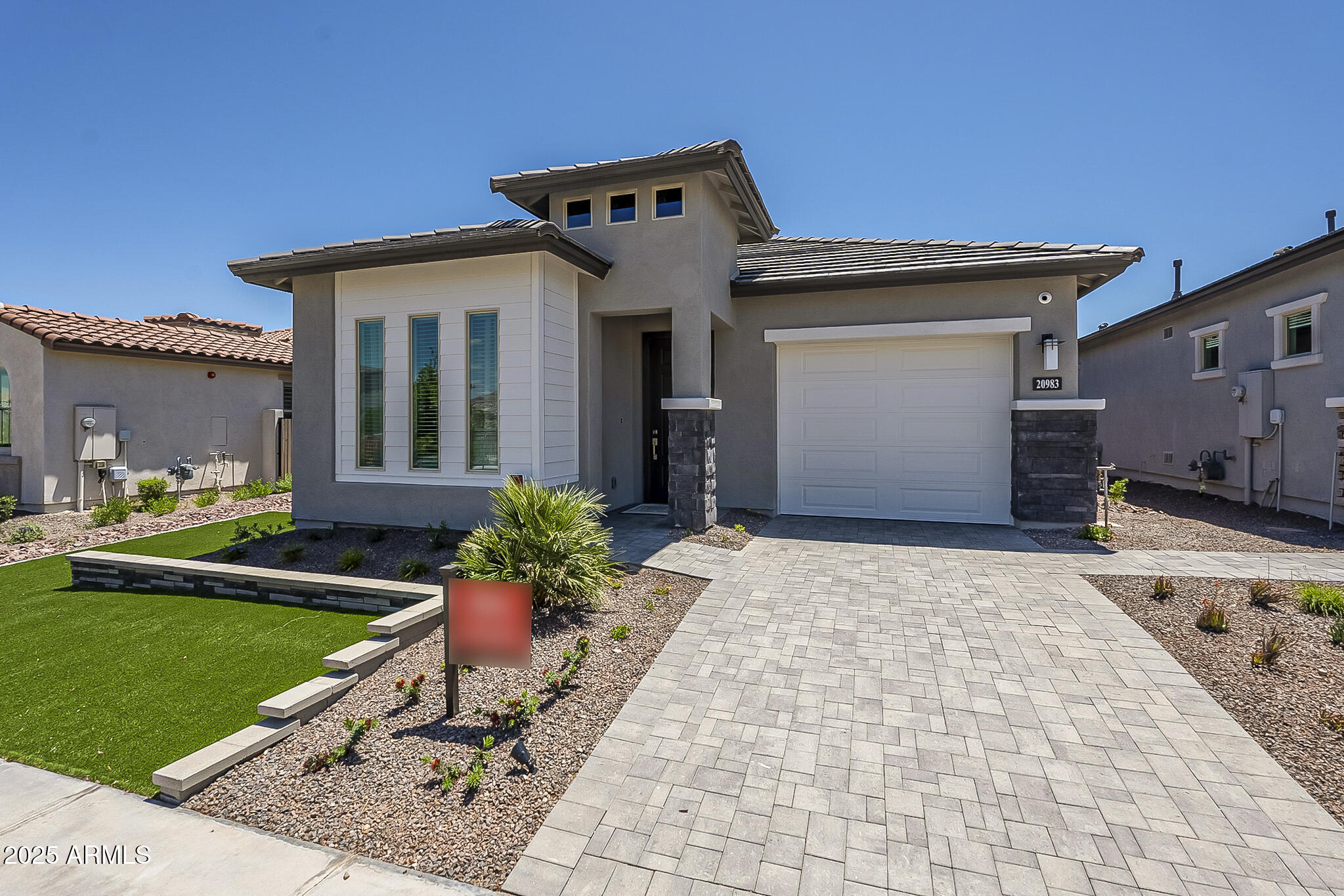 20983 W PASADENA Avenue