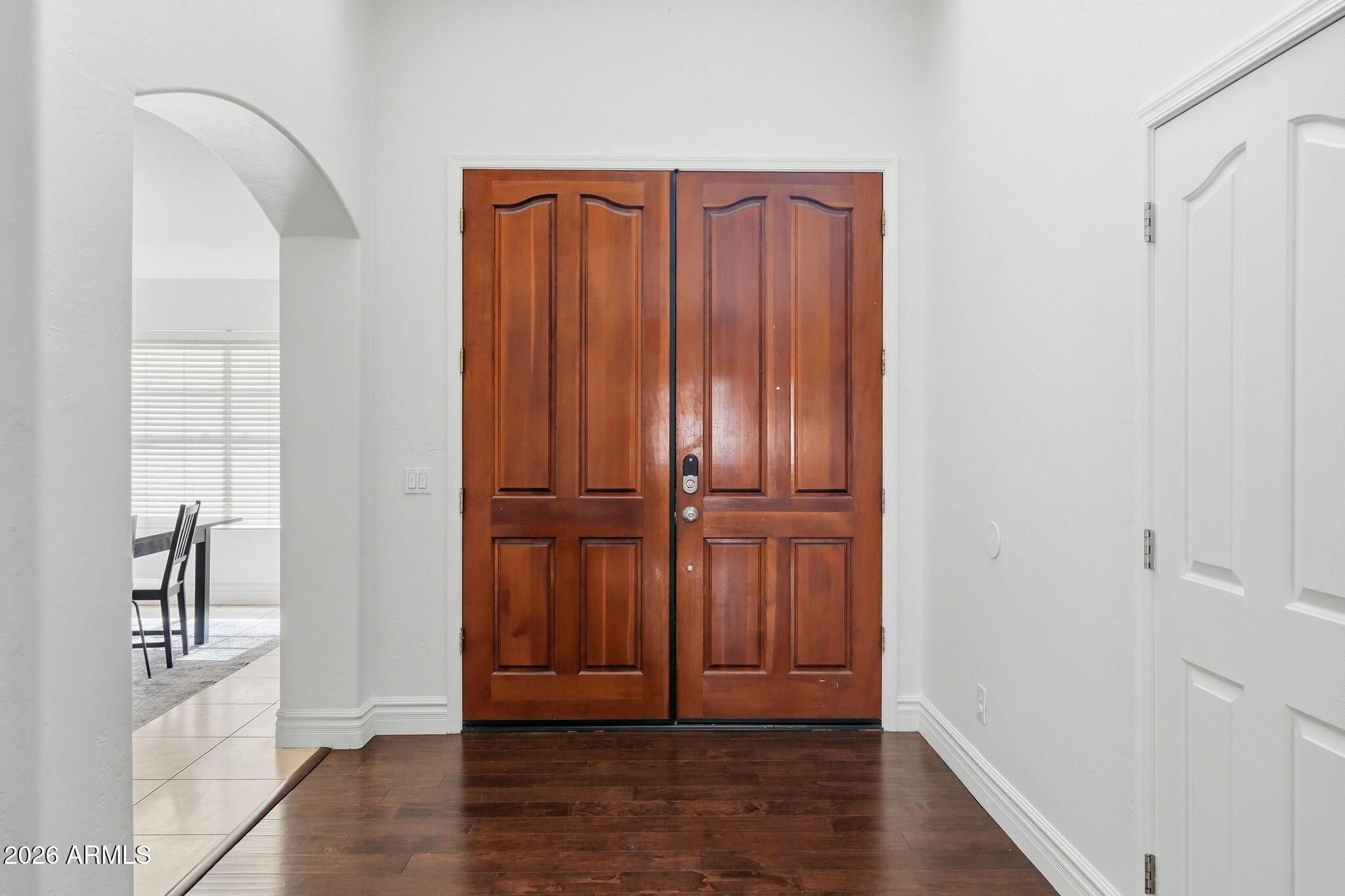 548 W MENDOZA Avenue