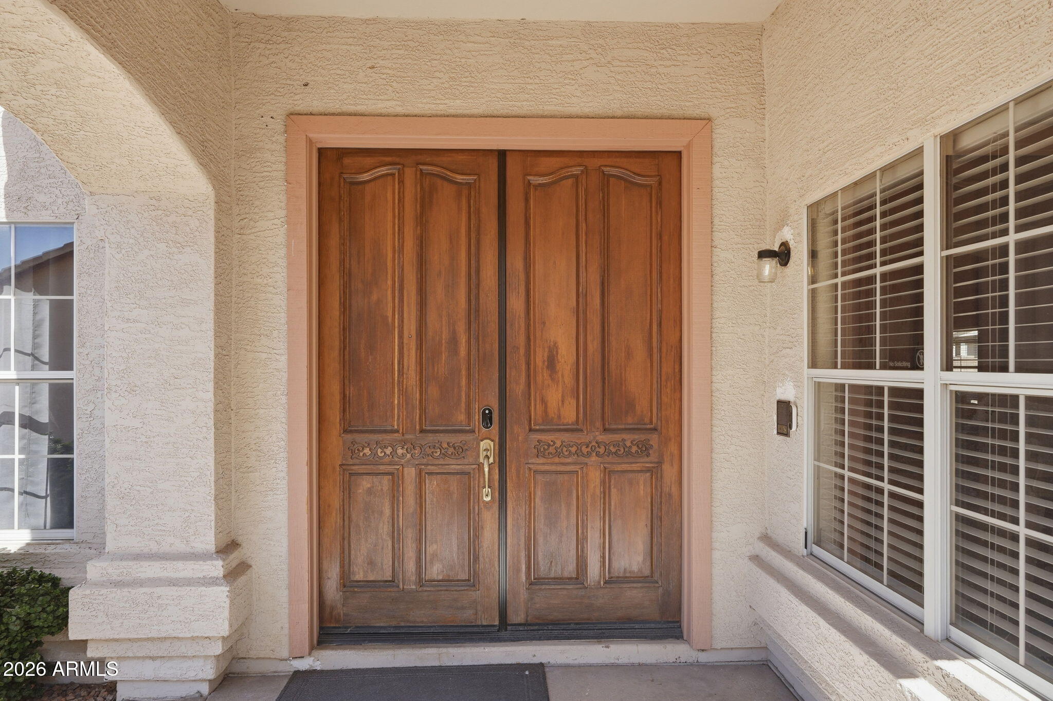 548 W MENDOZA Avenue