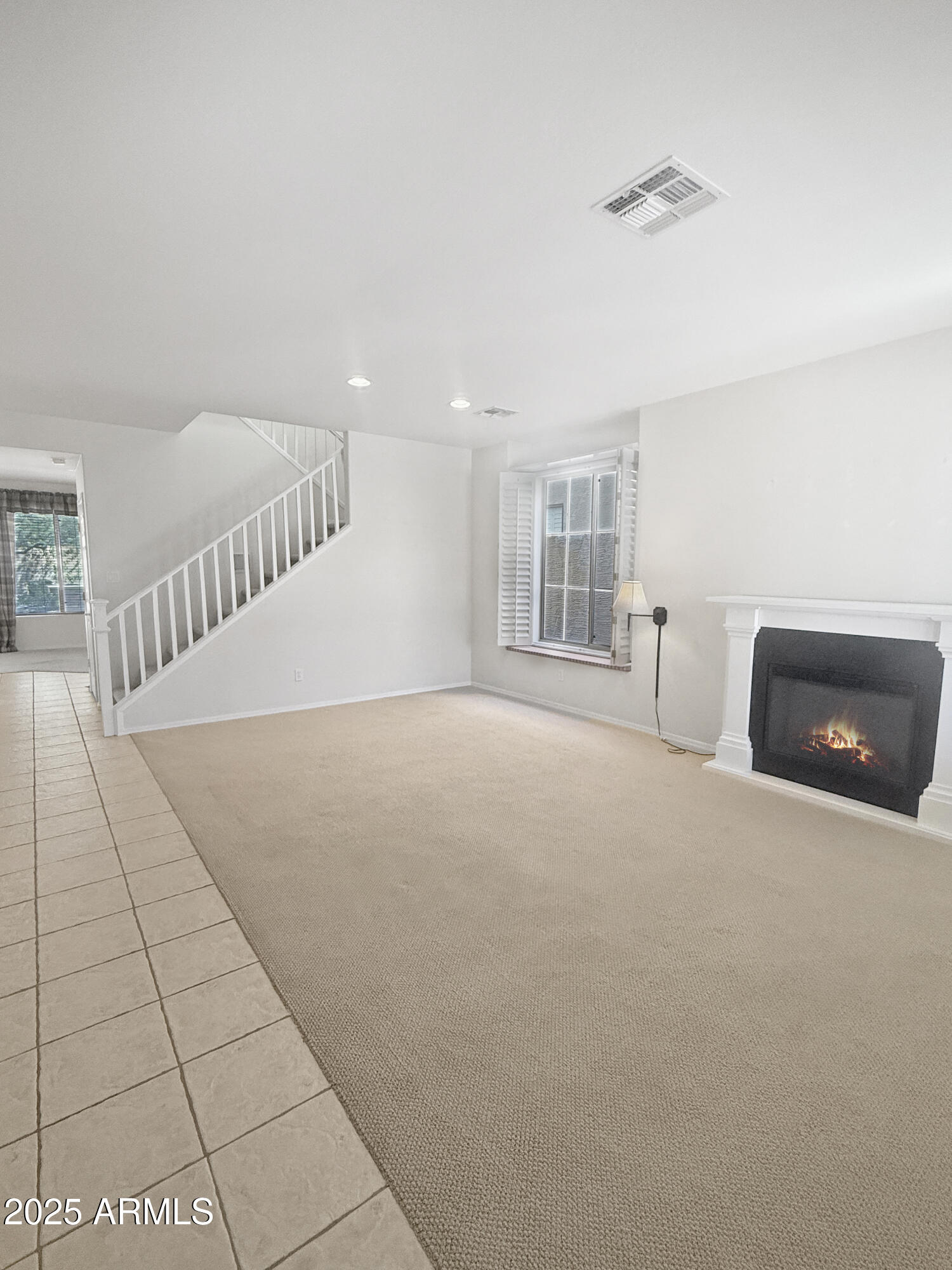 3336 W KING Drive