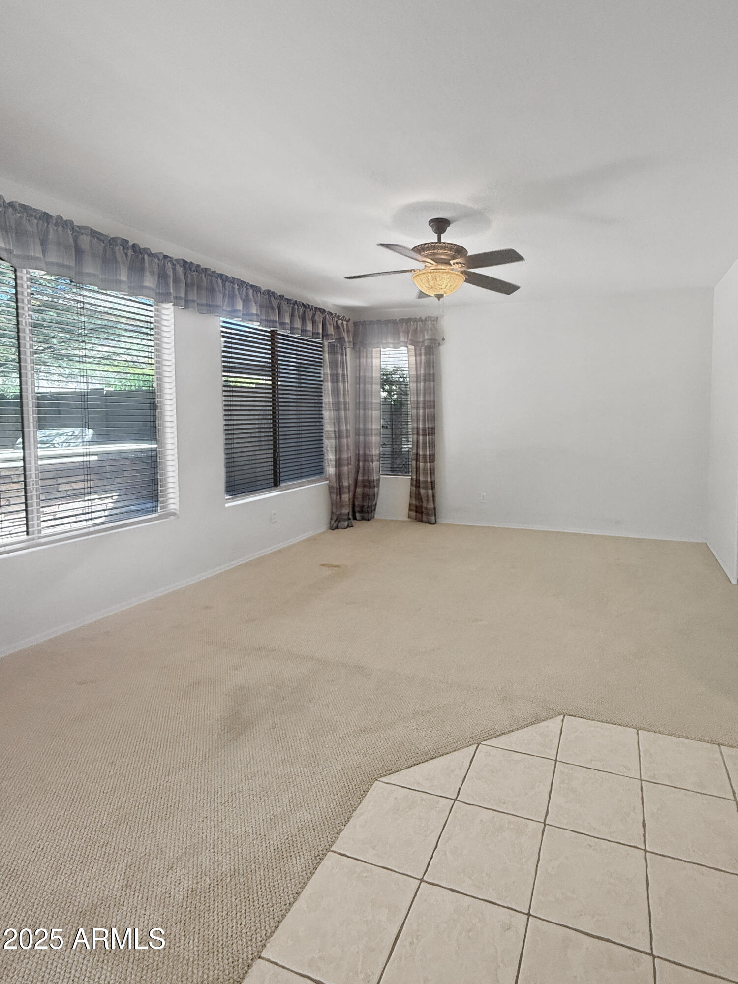 3336 W KING Drive