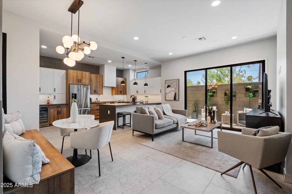 Photo of 377 E Windsor Avenue #21, Phoenix, AZ 85004 (MLS # 6775046)