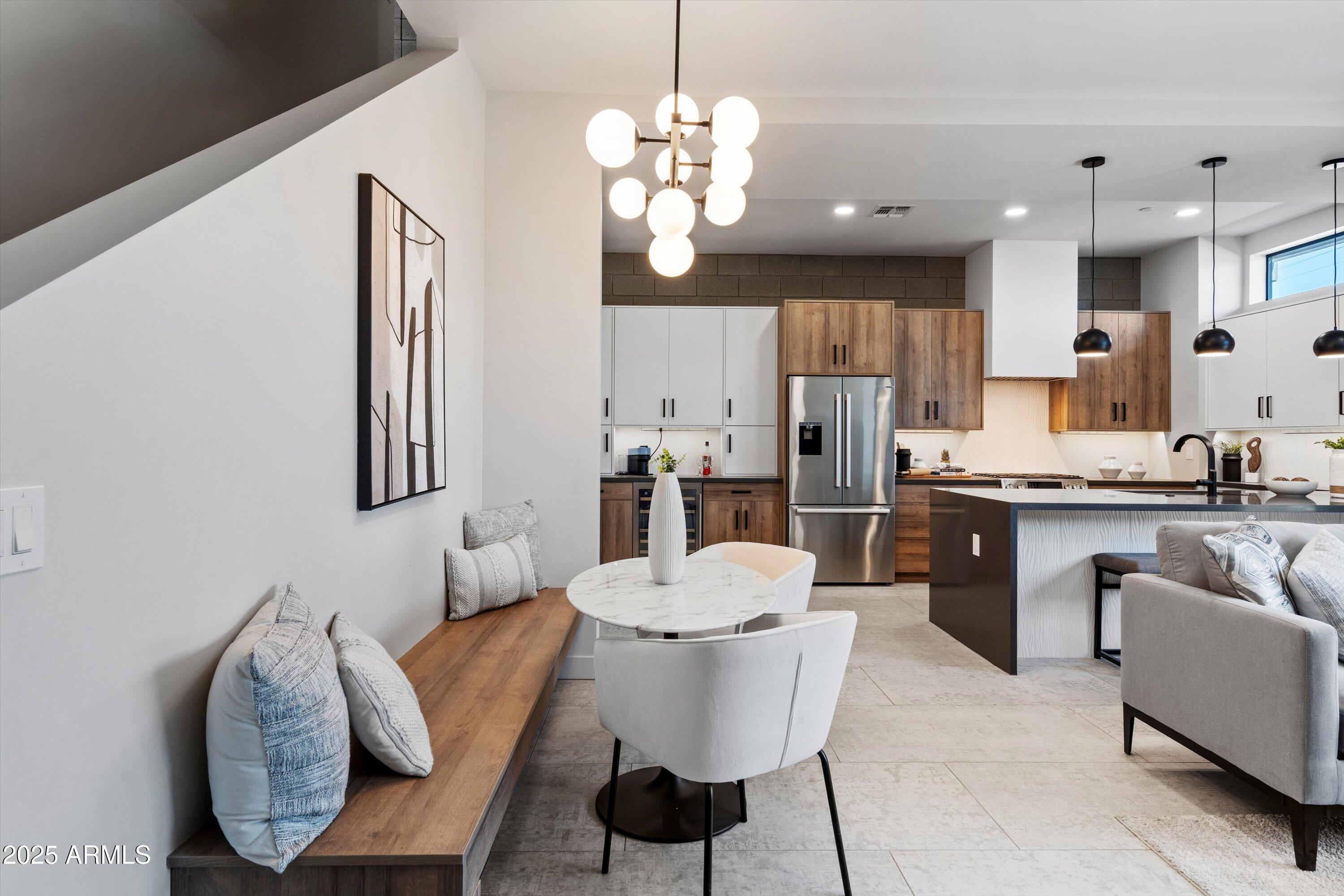 377 E Windsor Avenue 21