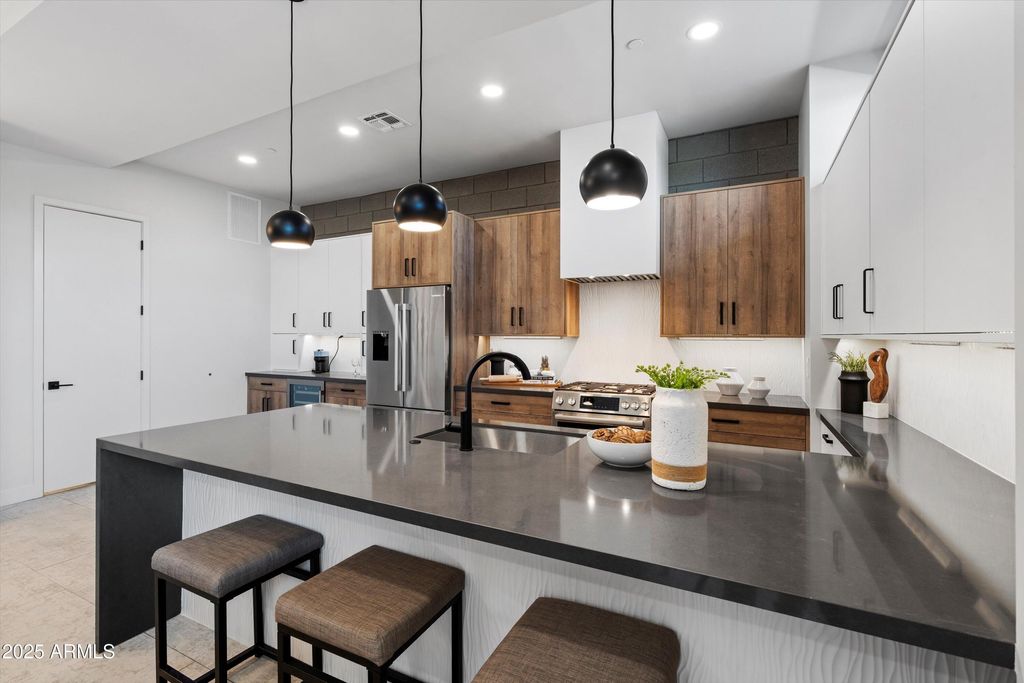 Photo of 377 E Windsor Avenue #21, Phoenix, AZ 85004 (MLS # 6775046)