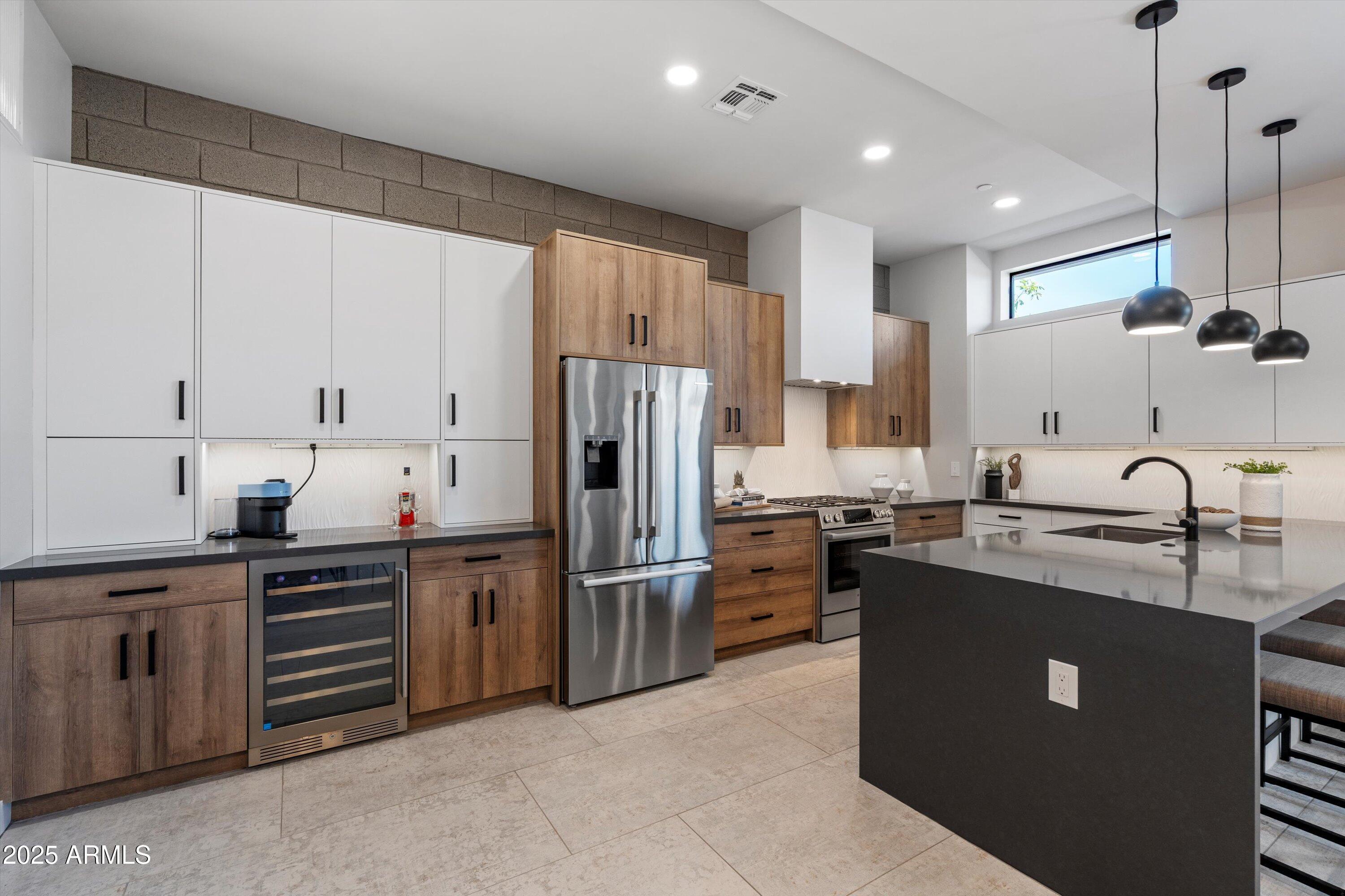 377 E Windsor Avenue 21