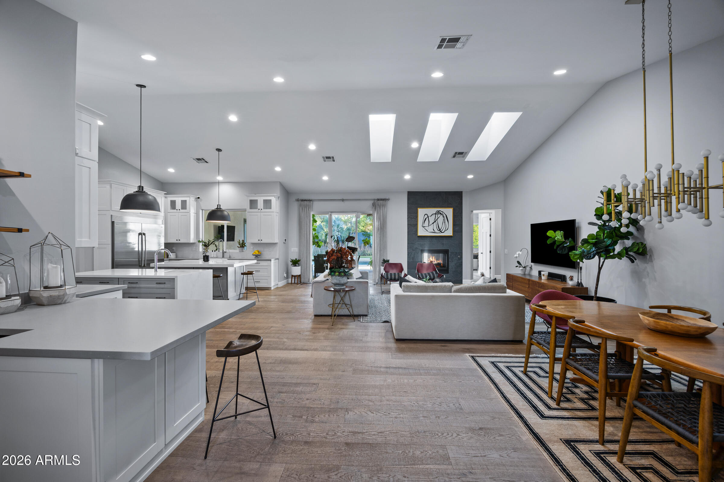 3550 E OREGON Avenue